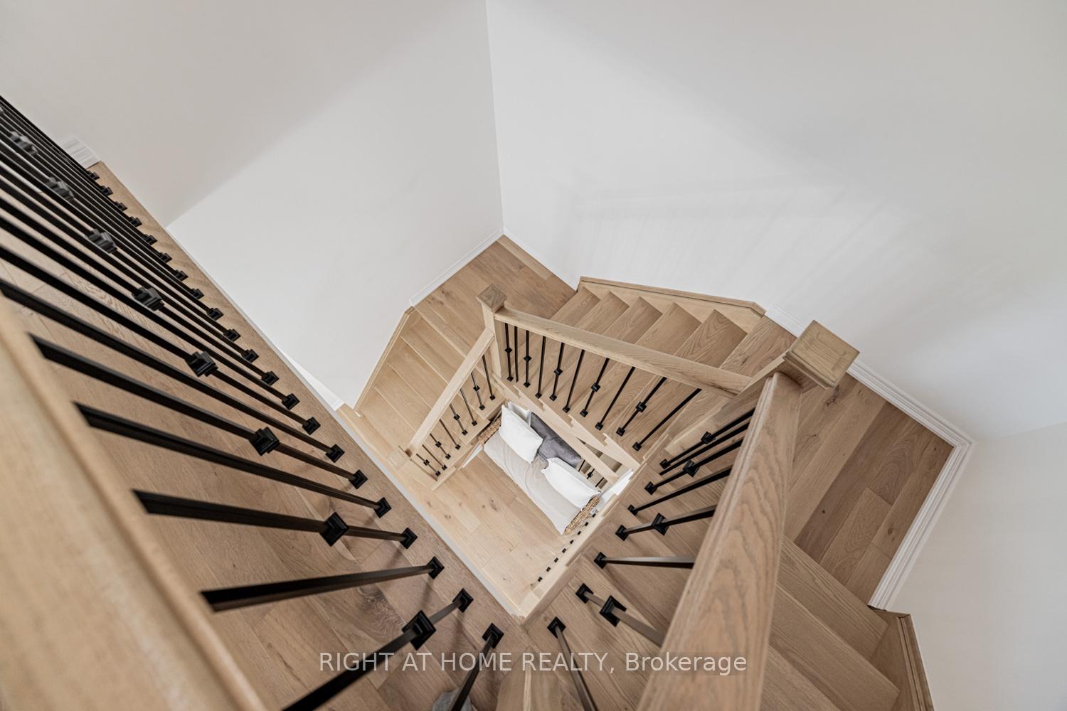 Photo 32 of 236 Bellefond Street, Vaughan, Kleinburg — HOMEH