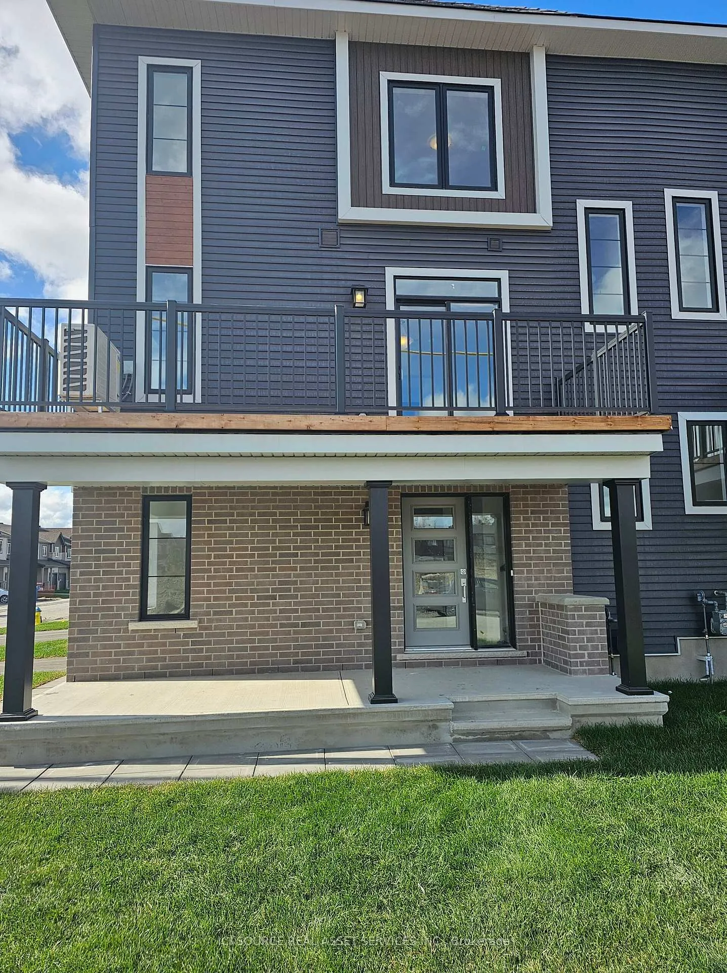 Photo 2 of 340 Raheen Court, Ottawa, Barrhaven - Half Moon Bay — HOMEH