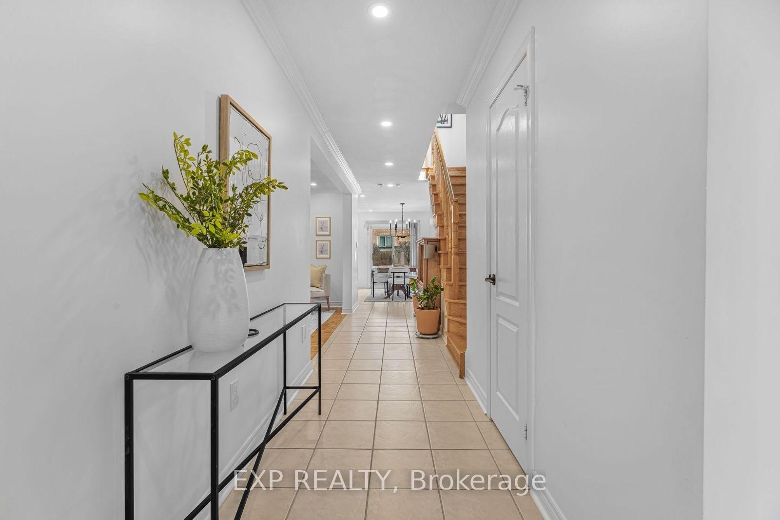 Photo 5 of 16 La Pinta Street, Vaughan, Vellore Village — HOMEH