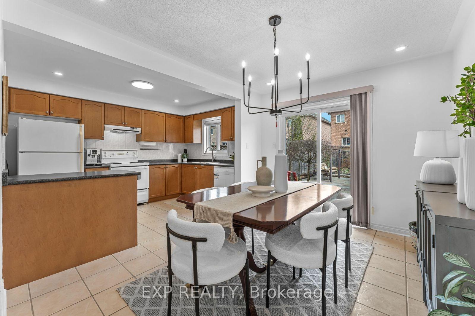 Photo 23 of 16 La Pinta Street, Vaughan, Vellore Village — HOMEH