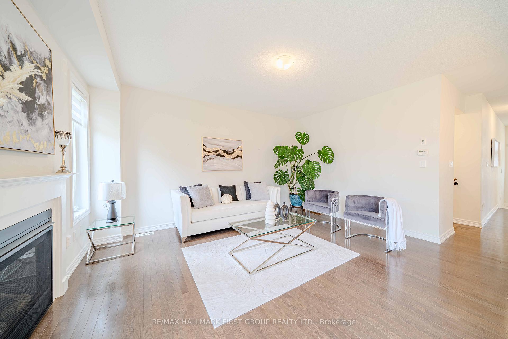Photo 10 of 43 Hahn Street, Whitby, Rural Whitby — HOMEH