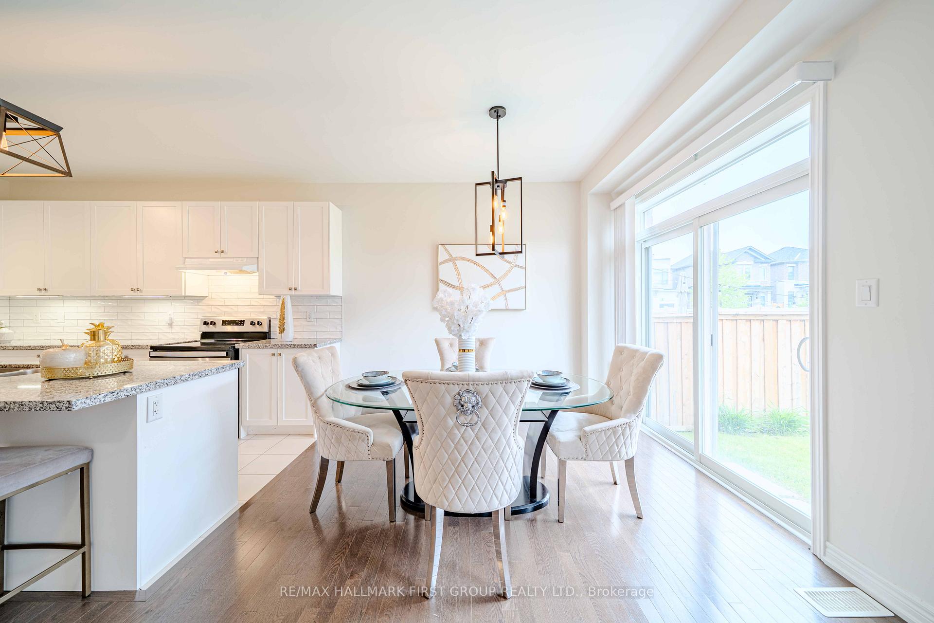 Photo 13 of 43 Hahn Street, Whitby, Rural Whitby — HOMEH