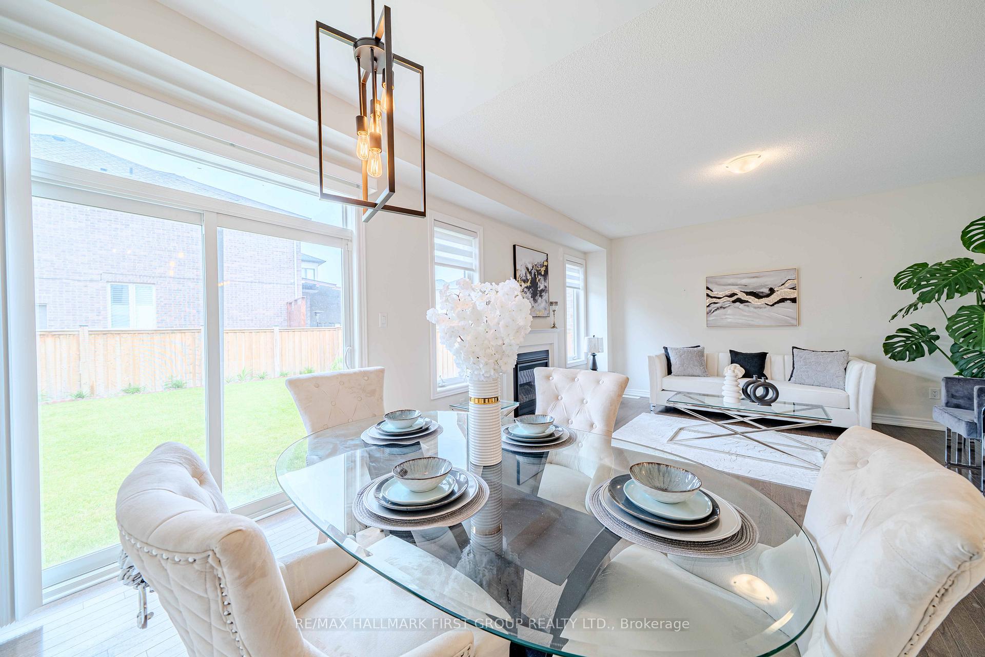 Photo 16 of 43 Hahn Street, Whitby, Rural Whitby — HOMEH