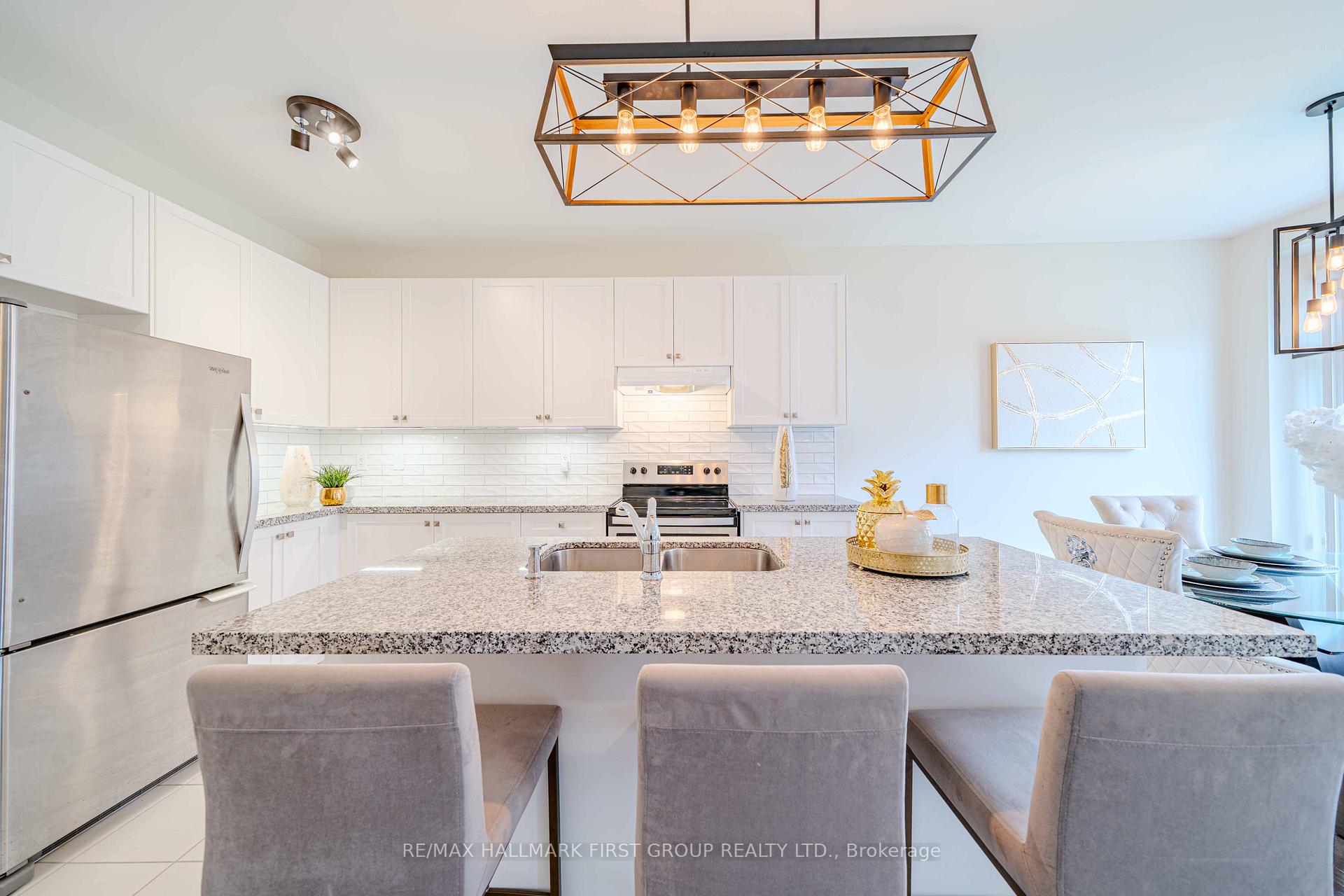 Photo 21 of 43 Hahn Street, Whitby, Rural Whitby — HOMEH