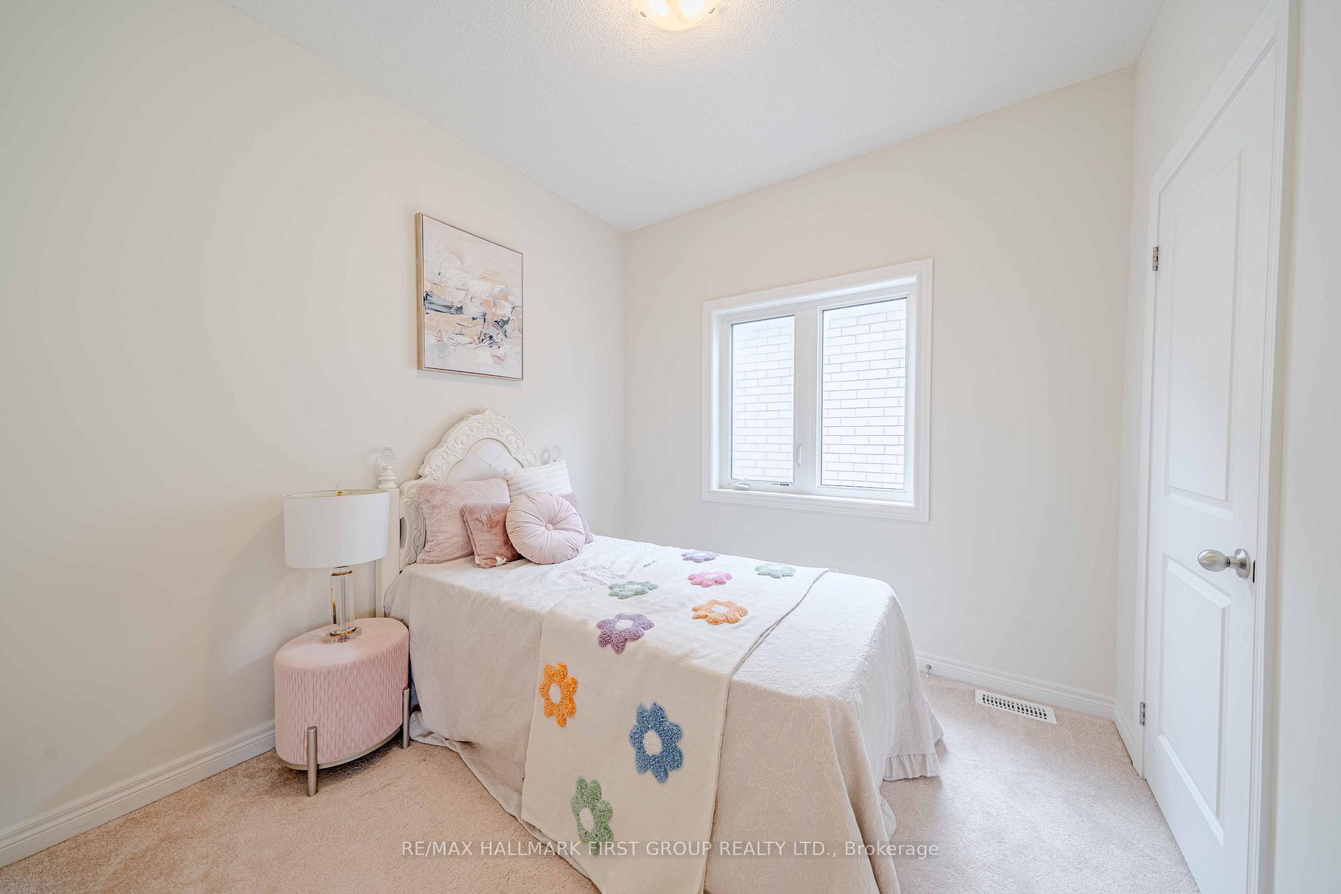 Photo 33 of 43 Hahn Street, Whitby, Rural Whitby — HOMEH