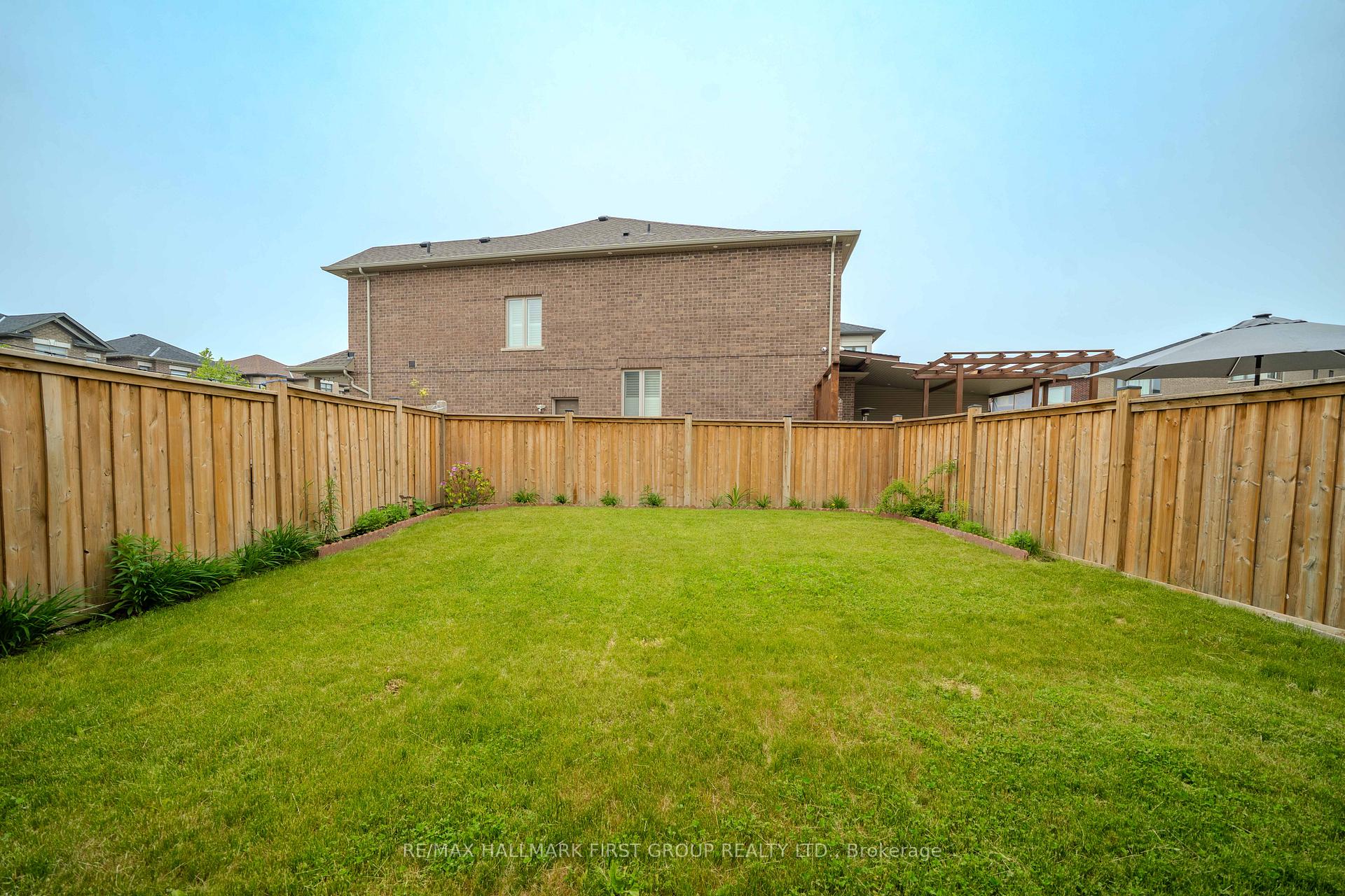 Photo 40 of 43 Hahn Street, Whitby, Rural Whitby — HOMEH