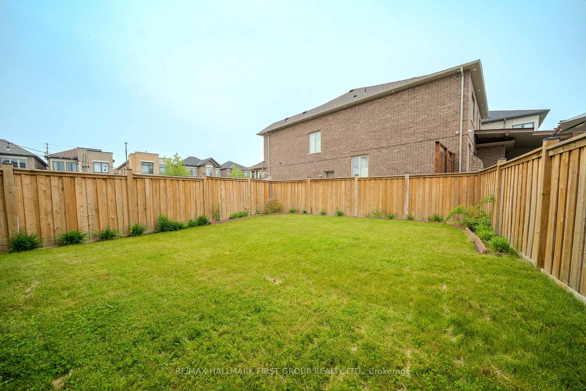 Photo 41 of 43 Hahn Street, Whitby, Rural Whitby — HOMEH