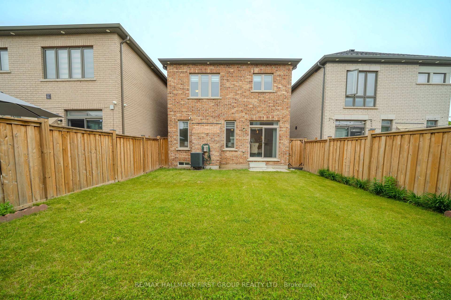 Photo 43 of 43 Hahn Street, Whitby, Rural Whitby — HOMEH