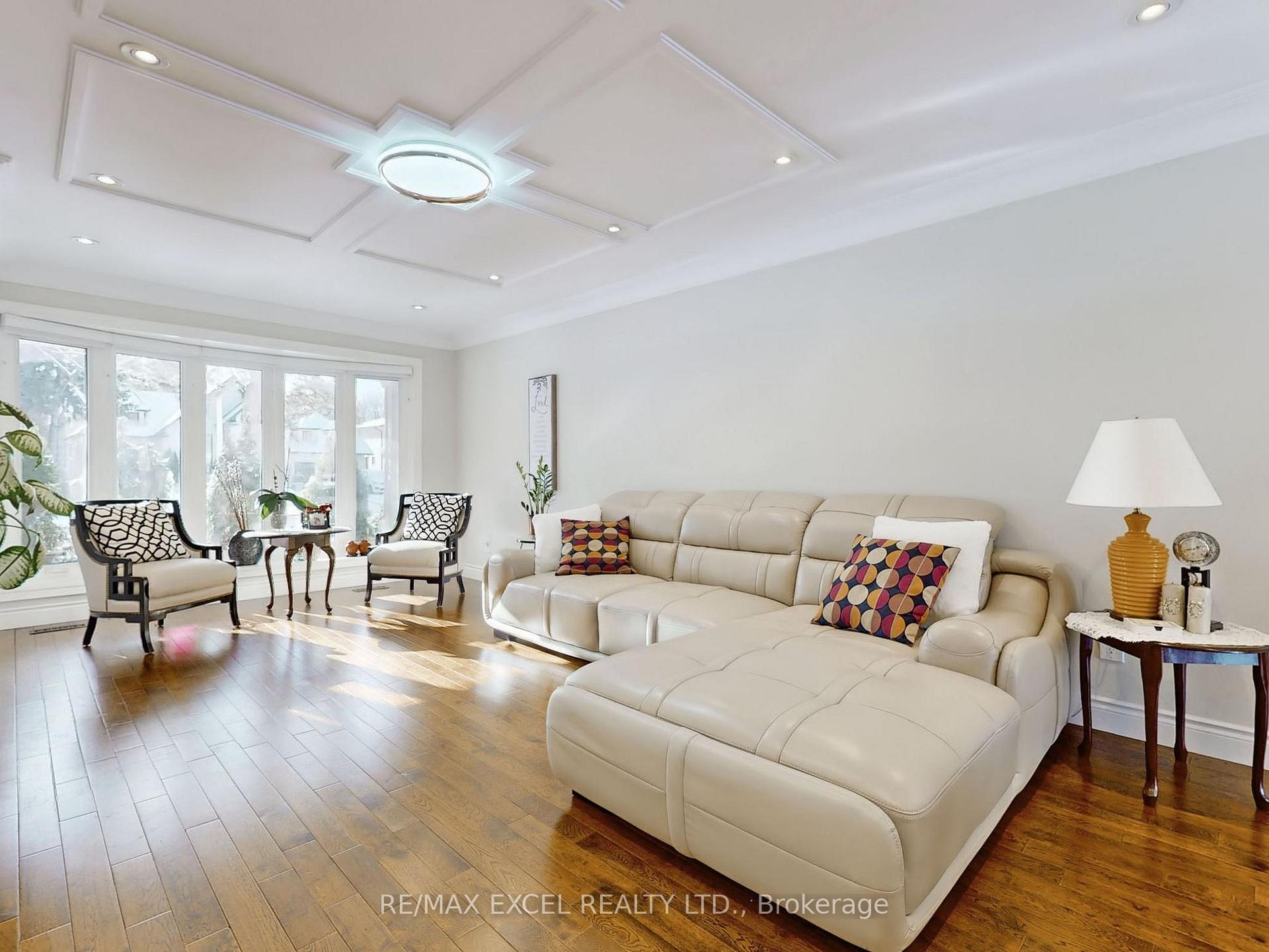 Photo 3 of 166 Royal Orchard Boulevard, Markham, Royal Orchard — HOMEH