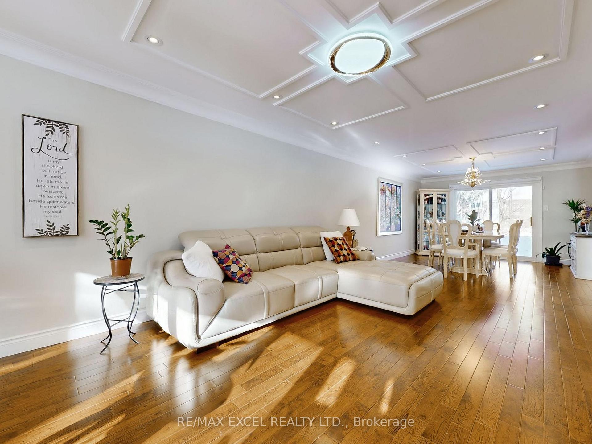 Photo 6 of 166 Royal Orchard Boulevard, Markham, Royal Orchard — HOMEH