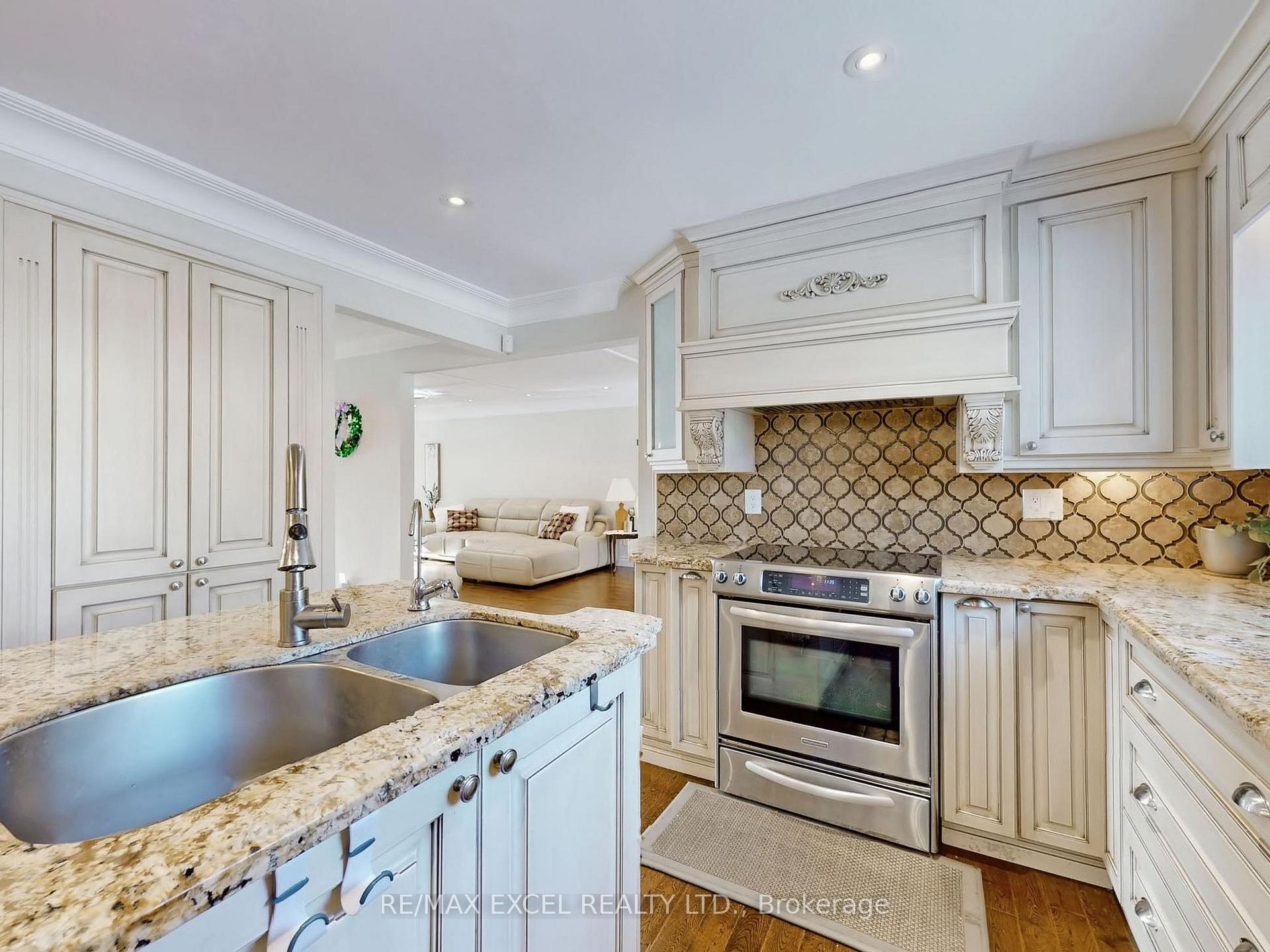 Photo 13 of 166 Royal Orchard Boulevard, Markham, Royal Orchard — HOMEH
