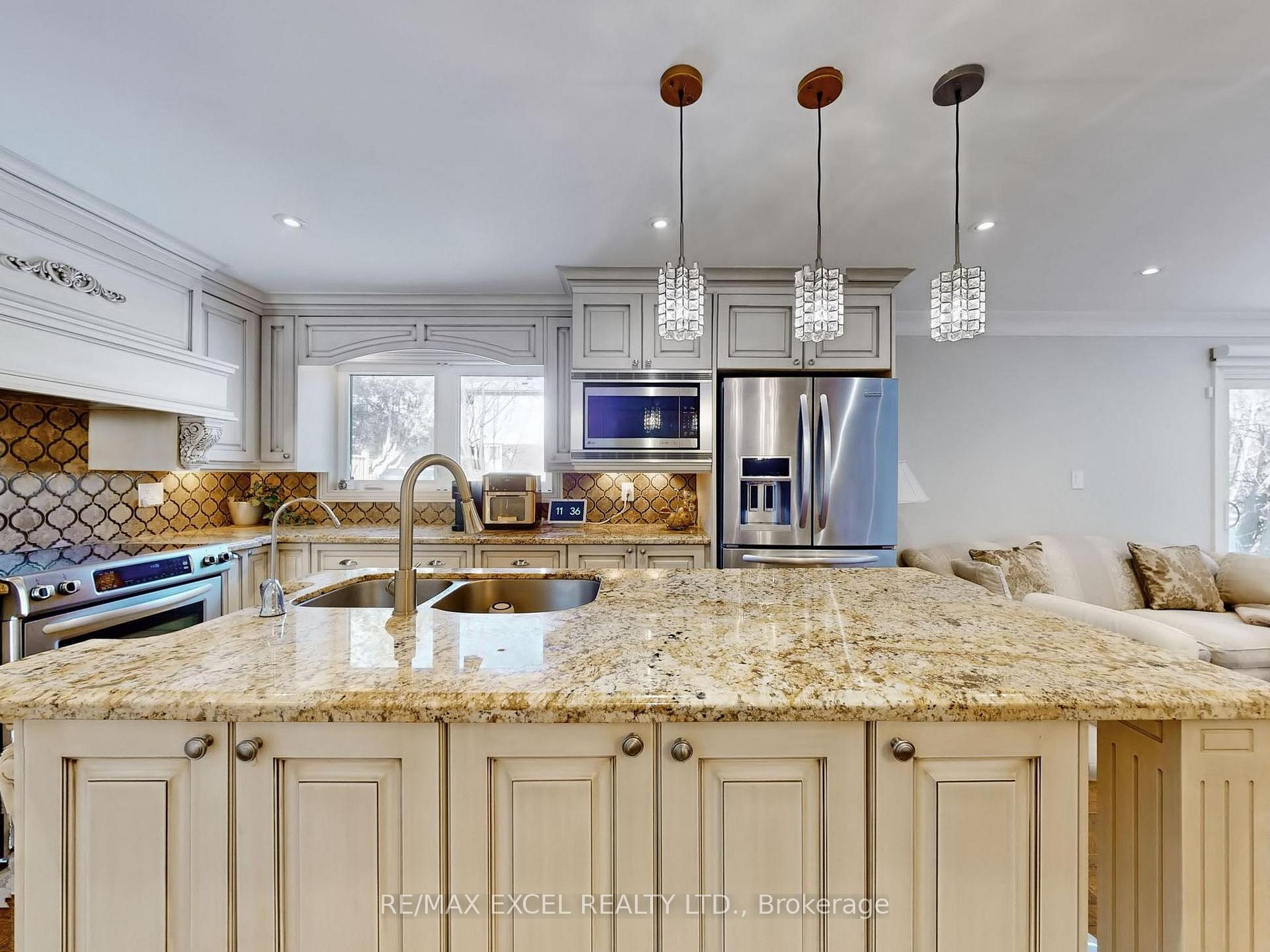 Photo 14 of 166 Royal Orchard Boulevard, Markham, Royal Orchard — HOMEH