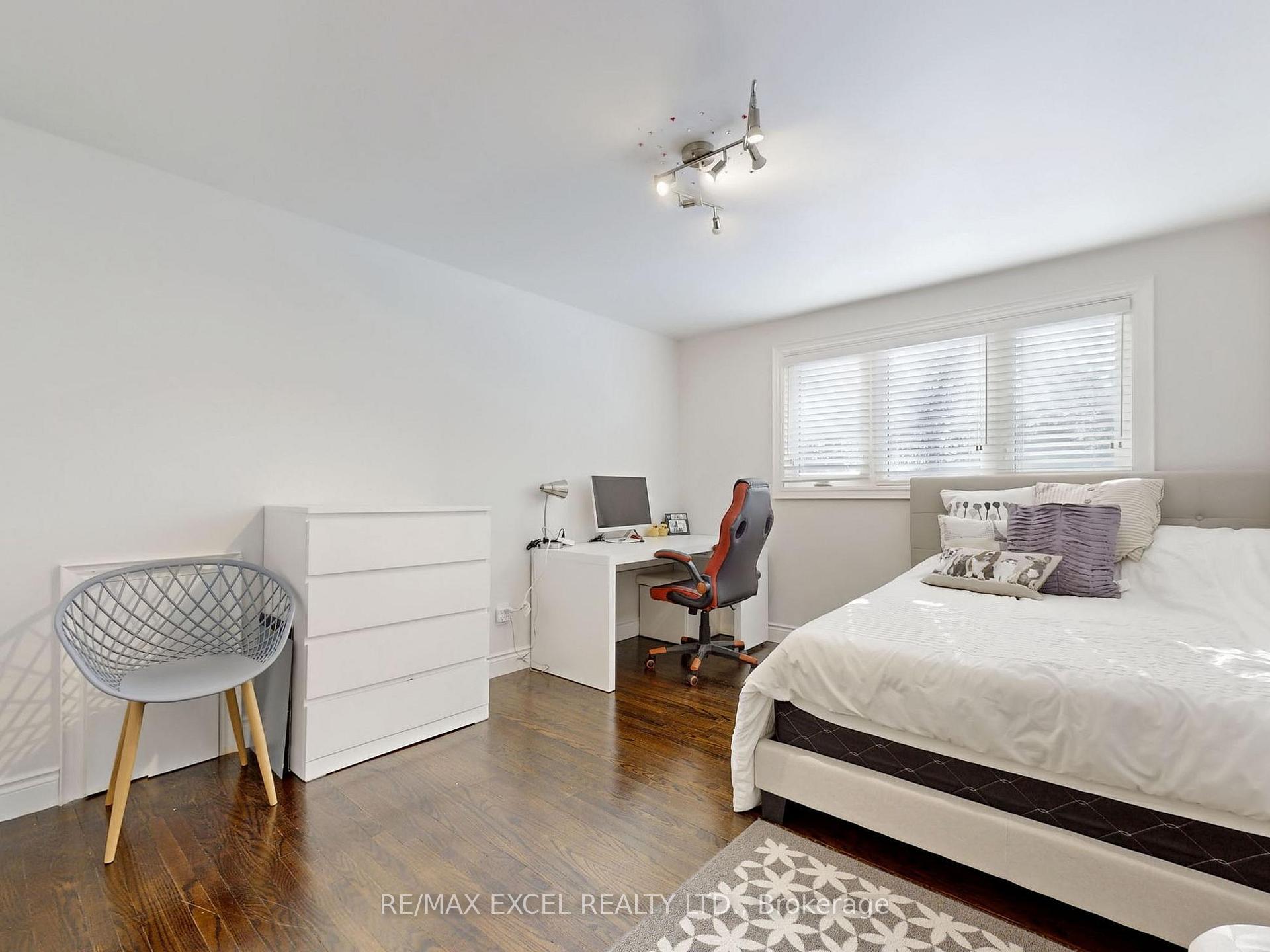 Photo 24 of 166 Royal Orchard Boulevard, Markham, Royal Orchard — HOMEH