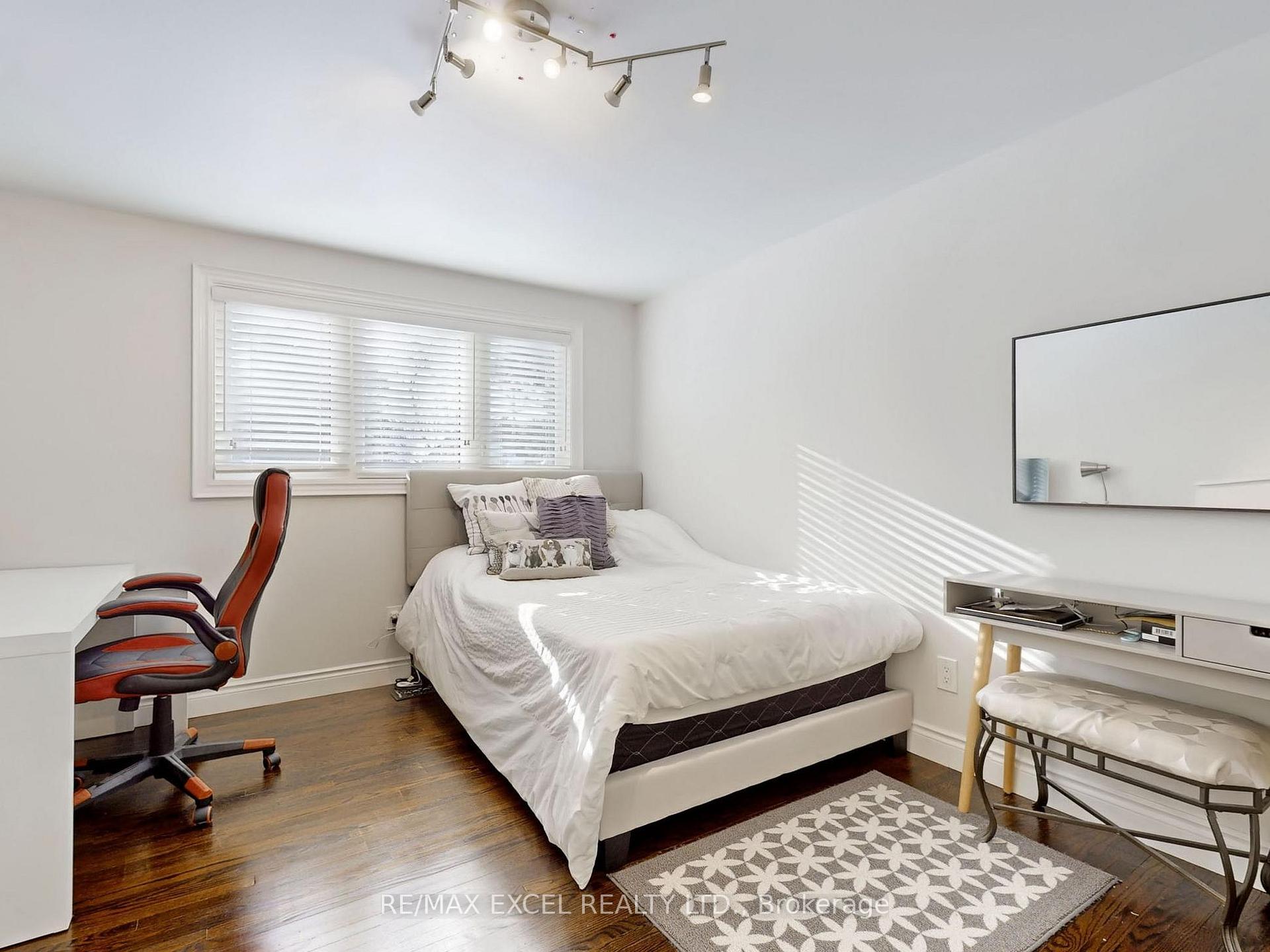 Photo 25 of 166 Royal Orchard Boulevard, Markham, Royal Orchard — HOMEH