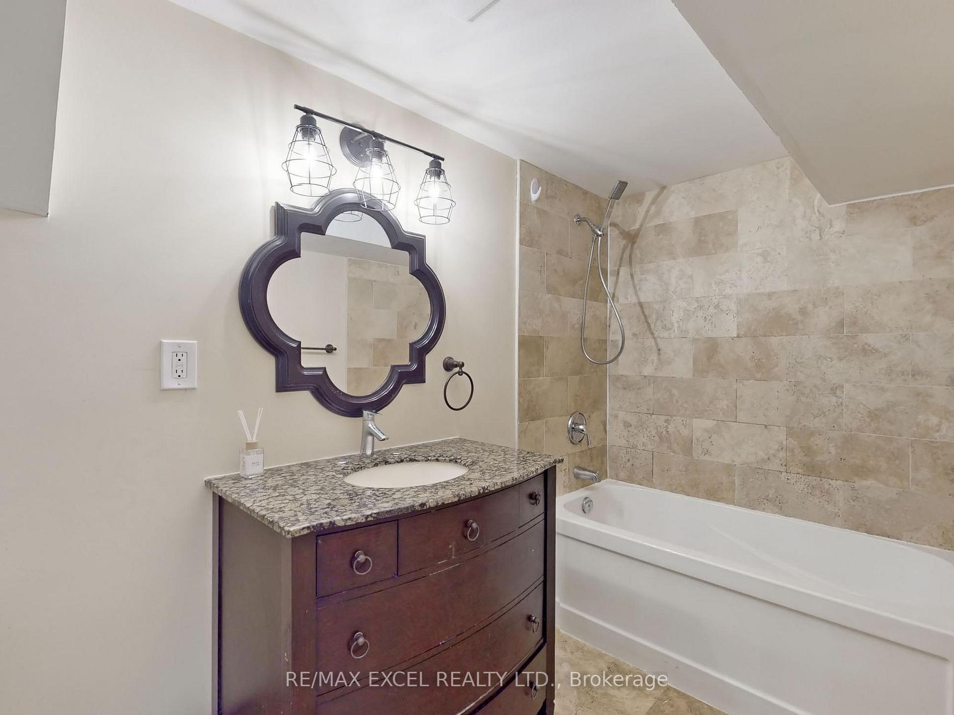 Photo 36 of 166 Royal Orchard Boulevard, Markham, Royal Orchard — HOMEH