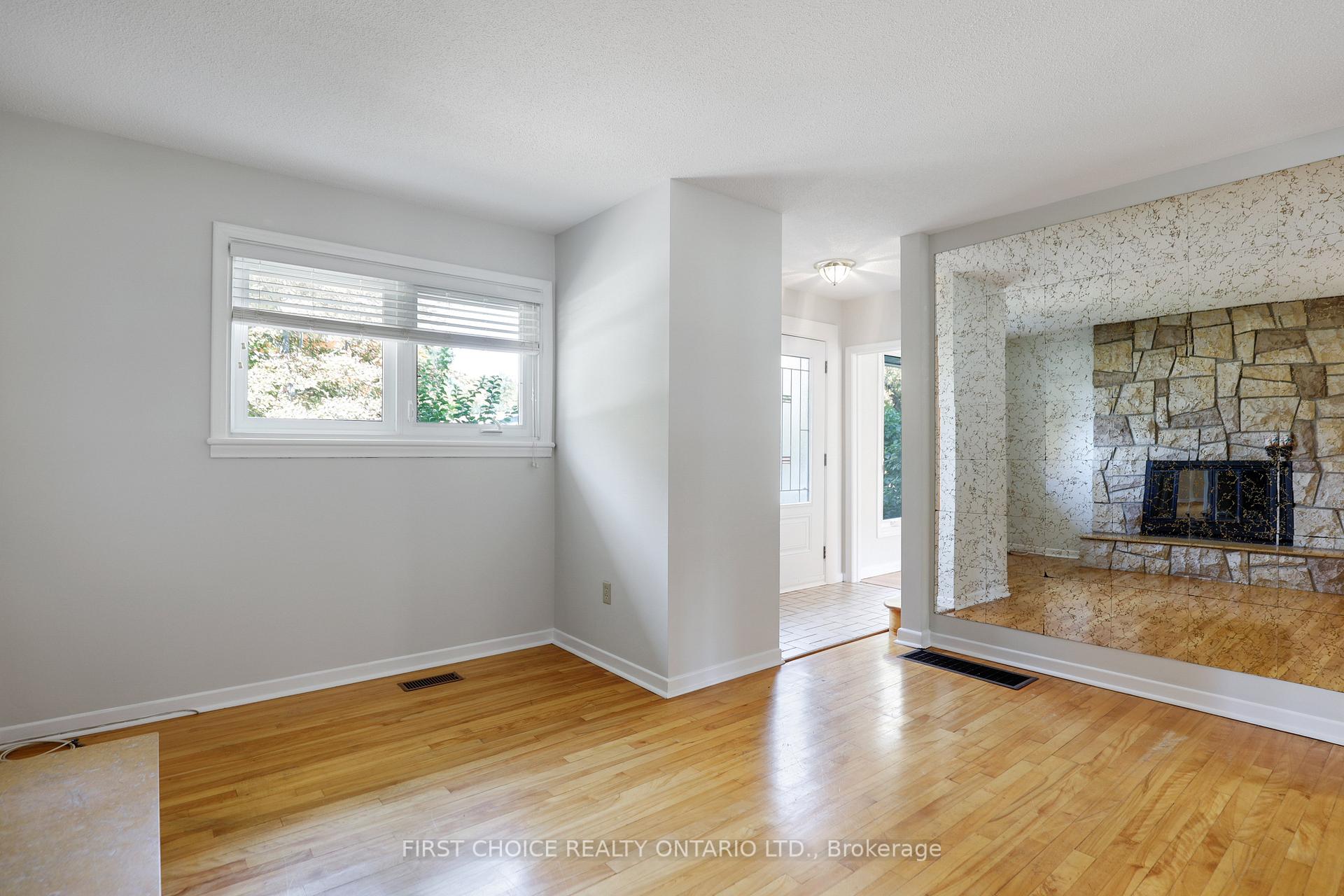 Photo 10 of 640 Browning Avenue, Ottawa, Riverview Park — HOMEH