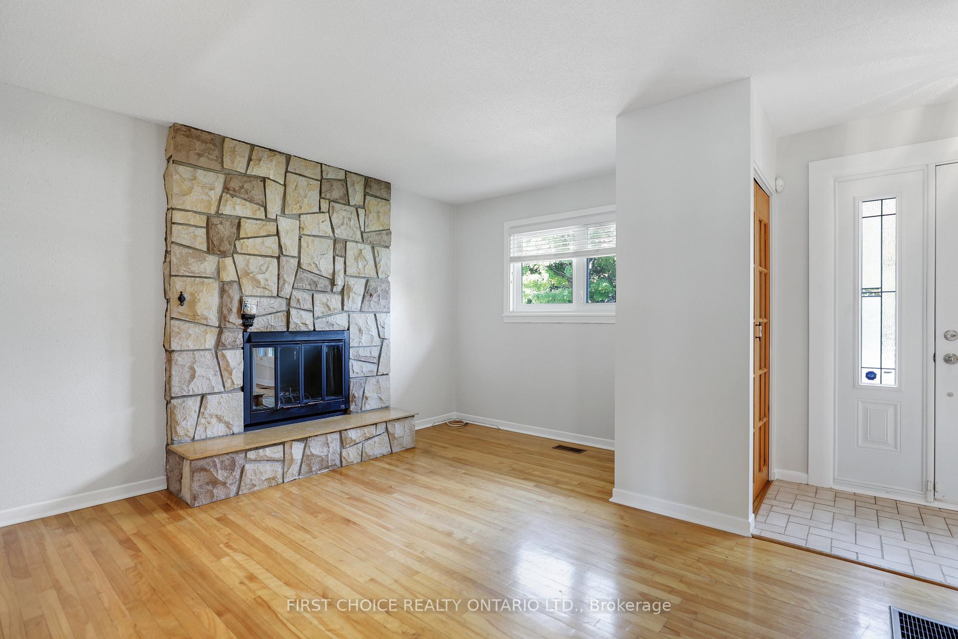 Photo 11 of 640 Browning Avenue, Ottawa, Riverview Park — HOMEH