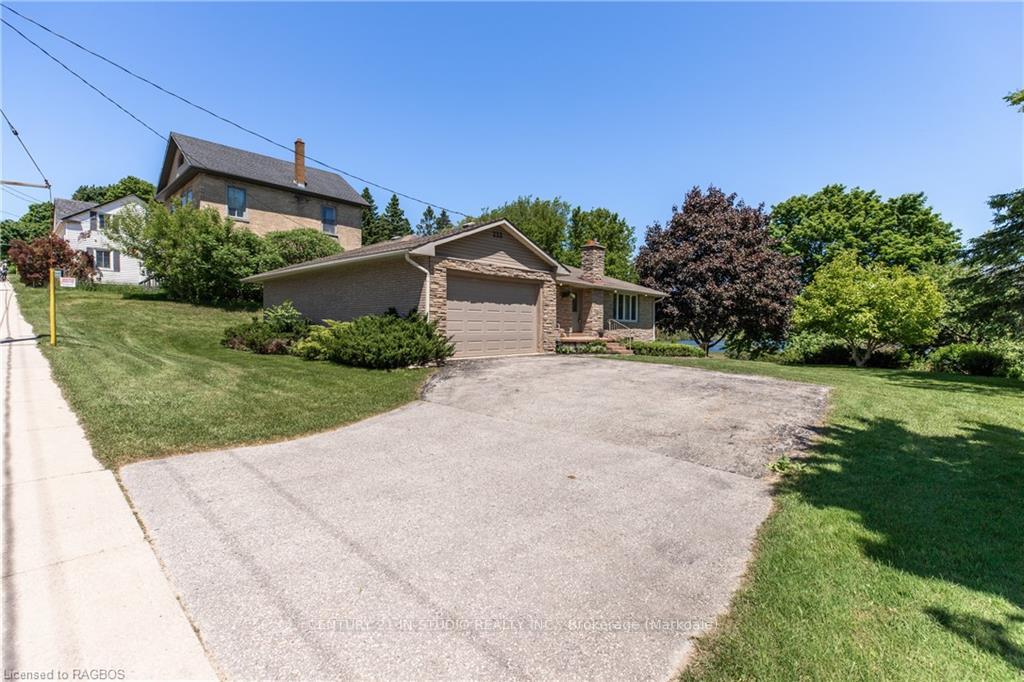 Photo 15 of 233 Garafraxa Street N, West Grey — HOMEH