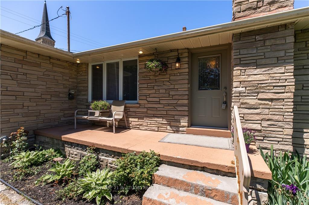 Photo 17 of 233 Garafraxa Street N, West Grey — HOMEH