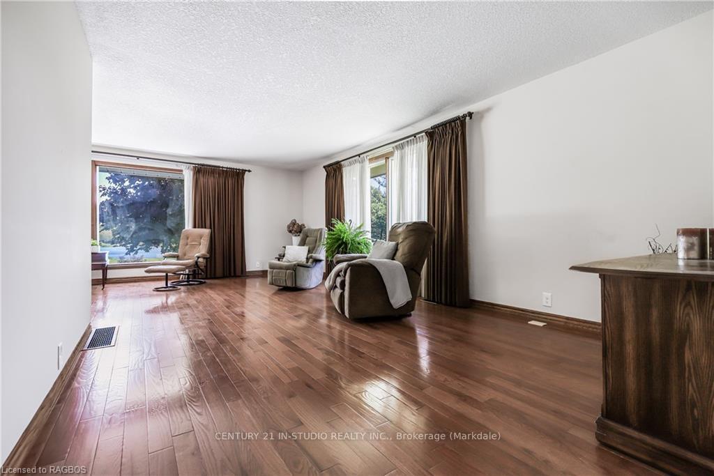 Photo 20 of 233 Garafraxa Street N, West Grey — HOMEH