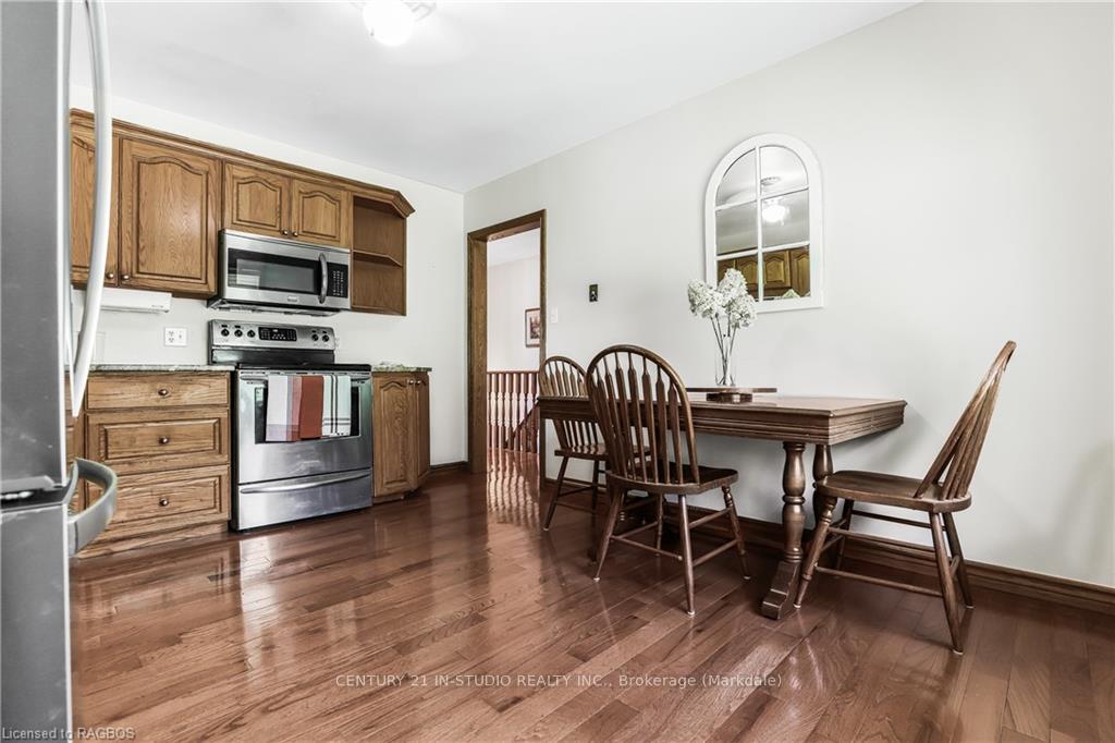 Photo 27 of 233 Garafraxa Street N, West Grey — HOMEH