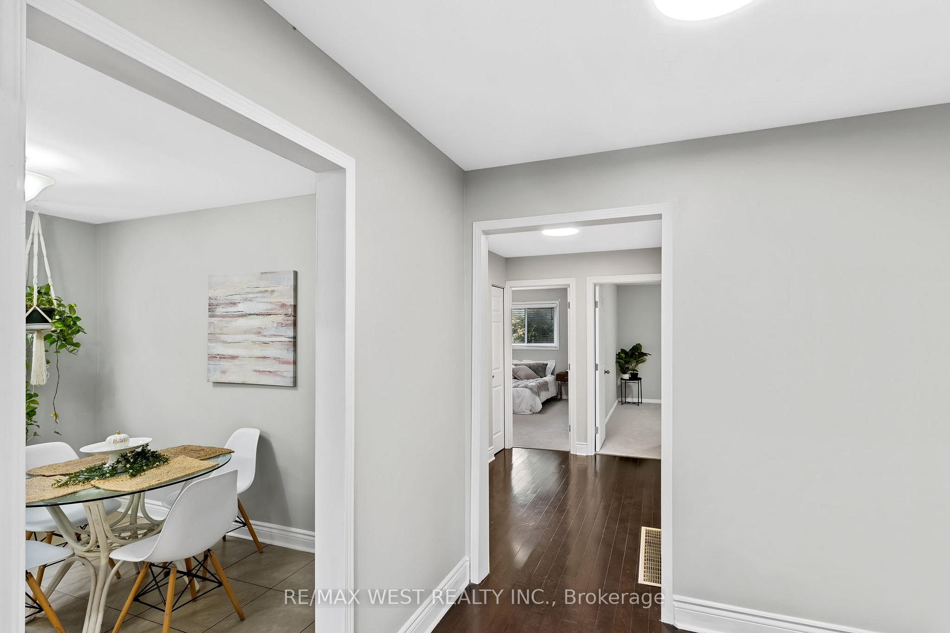 Photo 10 of 28 Hamilton Hall Drive, Markham, Markham Village — HOMEH