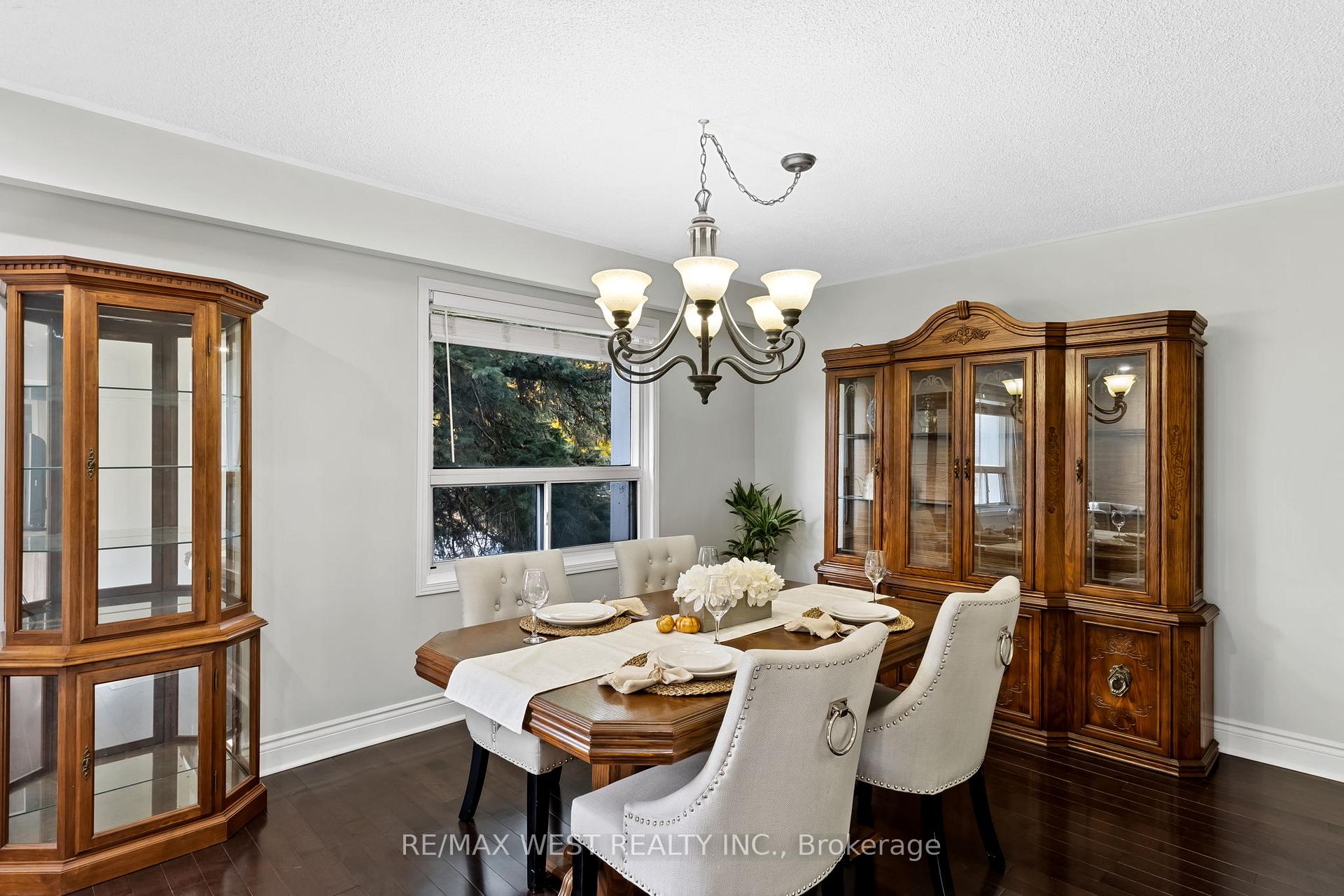 Photo 11 of 28 Hamilton Hall Drive, Markham, Markham Village — HOMEH