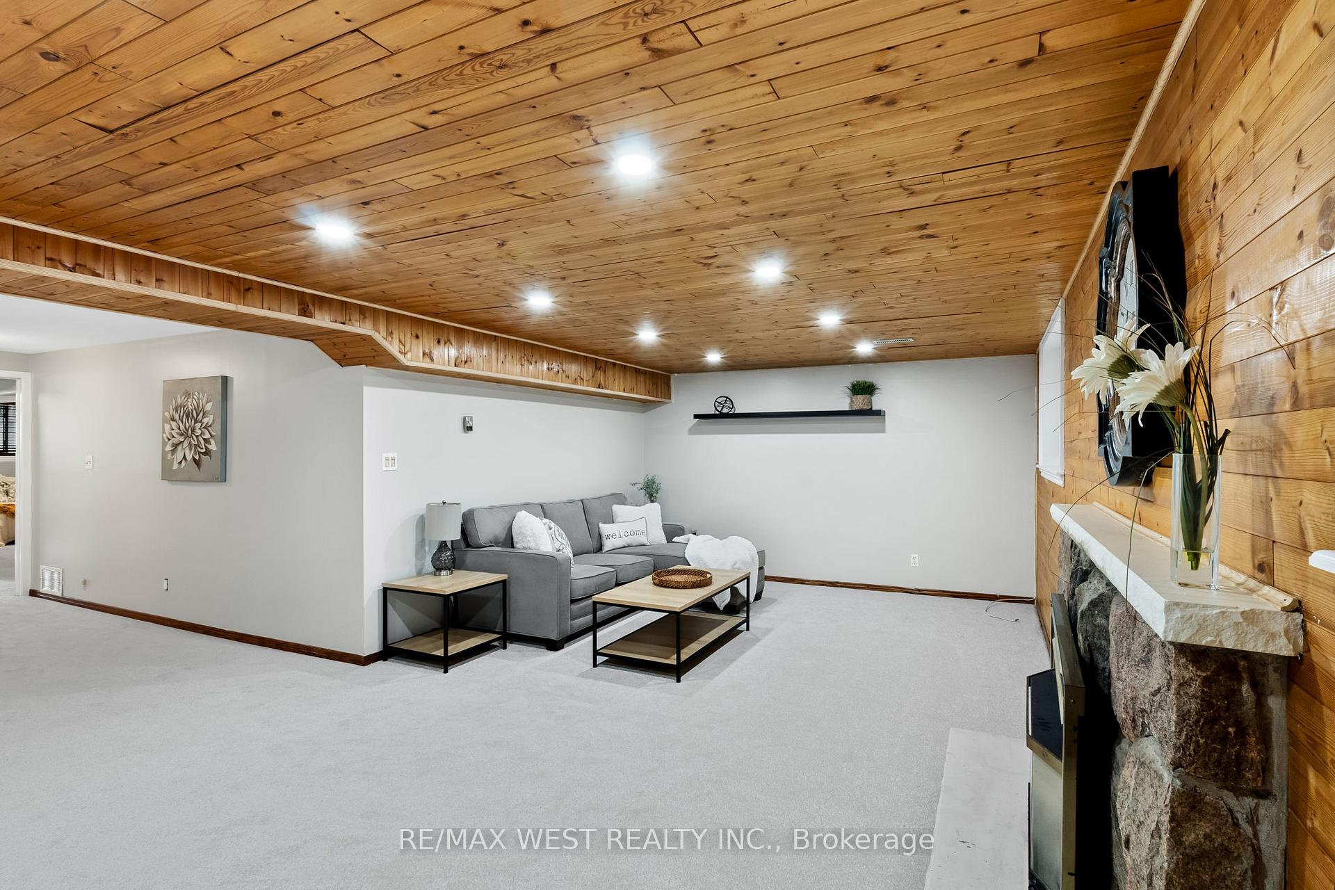 Photo 16 of 28 Hamilton Hall Drive, Markham, Markham Village — HOMEH