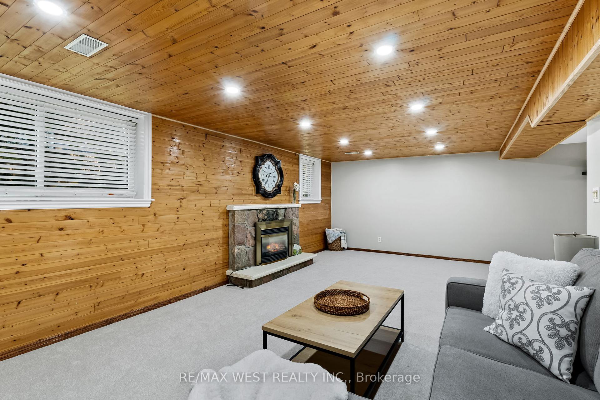 Photo 17 of 28 Hamilton Hall Drive, Markham, Markham Village — HOMEH