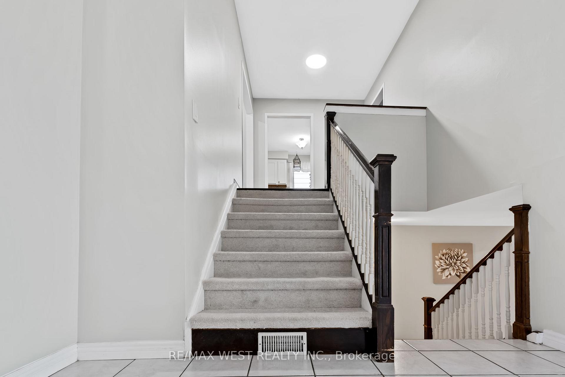 Photo 27 of 28 Hamilton Hall Drive, Markham, Markham Village — HOMEH