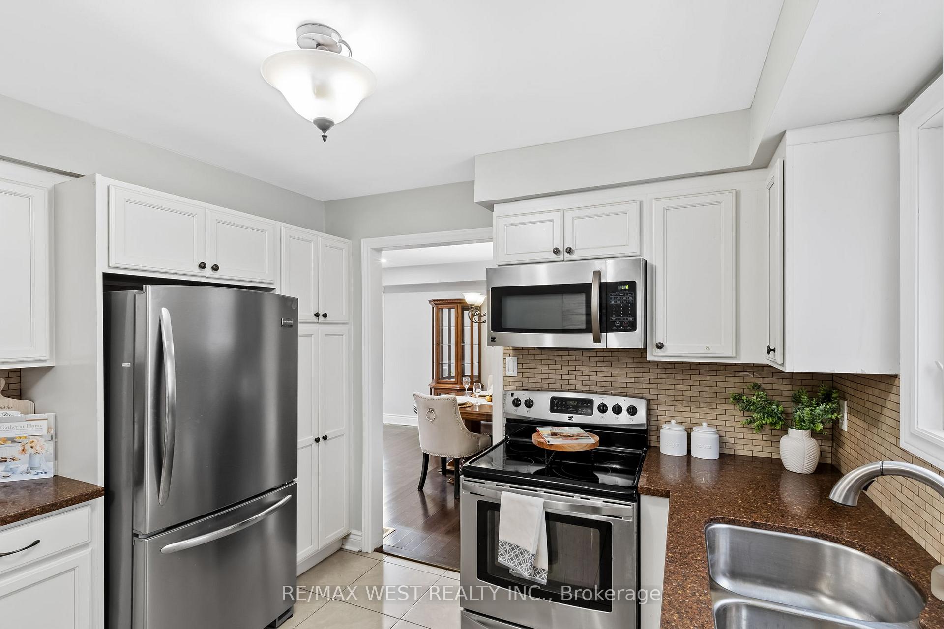 Photo 31 of 28 Hamilton Hall Drive, Markham, Markham Village — HOMEH