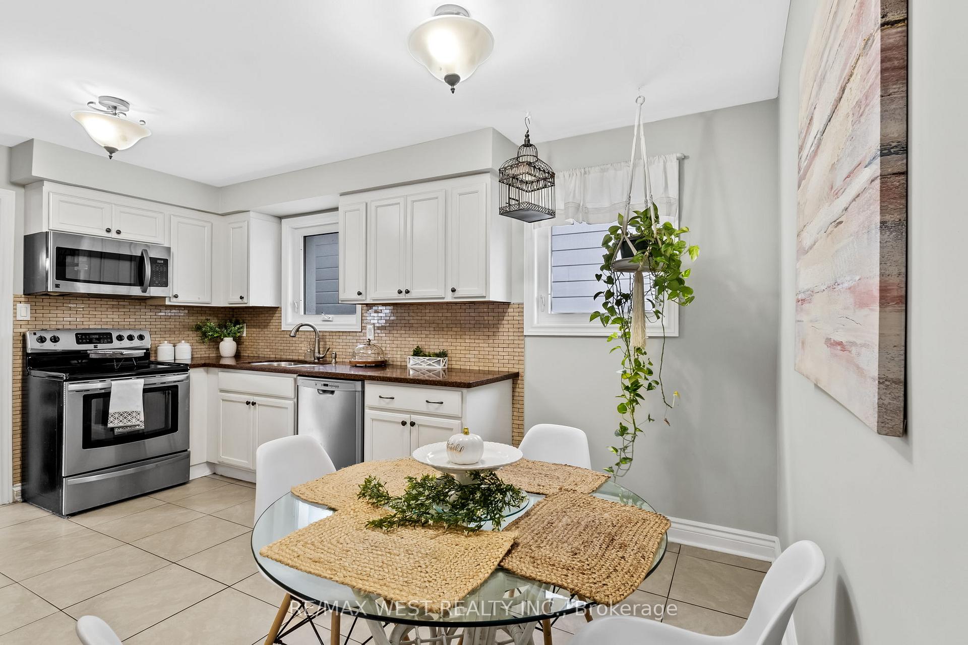 Photo 34 of 28 Hamilton Hall Drive, Markham, Markham Village — HOMEH