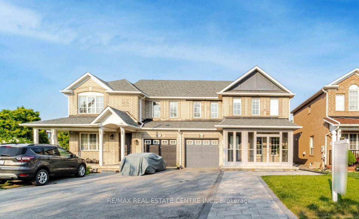 Photo 1 of Unit A, 83 Convoy Crescent, Vaughan, Maple — HOMEH