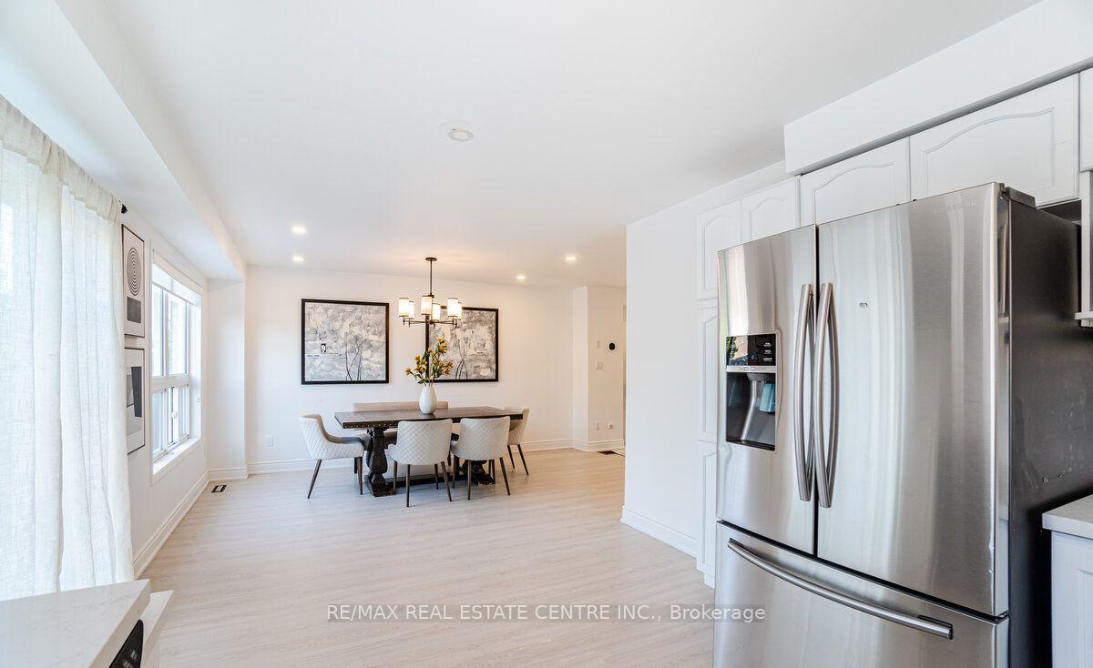 Photo 5 of Unit A, 83 Convoy Crescent, Vaughan, Maple — HOMEH