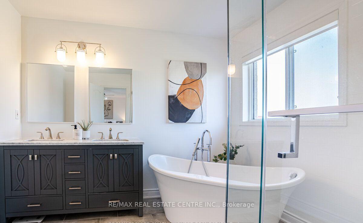 Photo 11 of Unit A, 83 Convoy Crescent, Vaughan, Maple — HOMEH