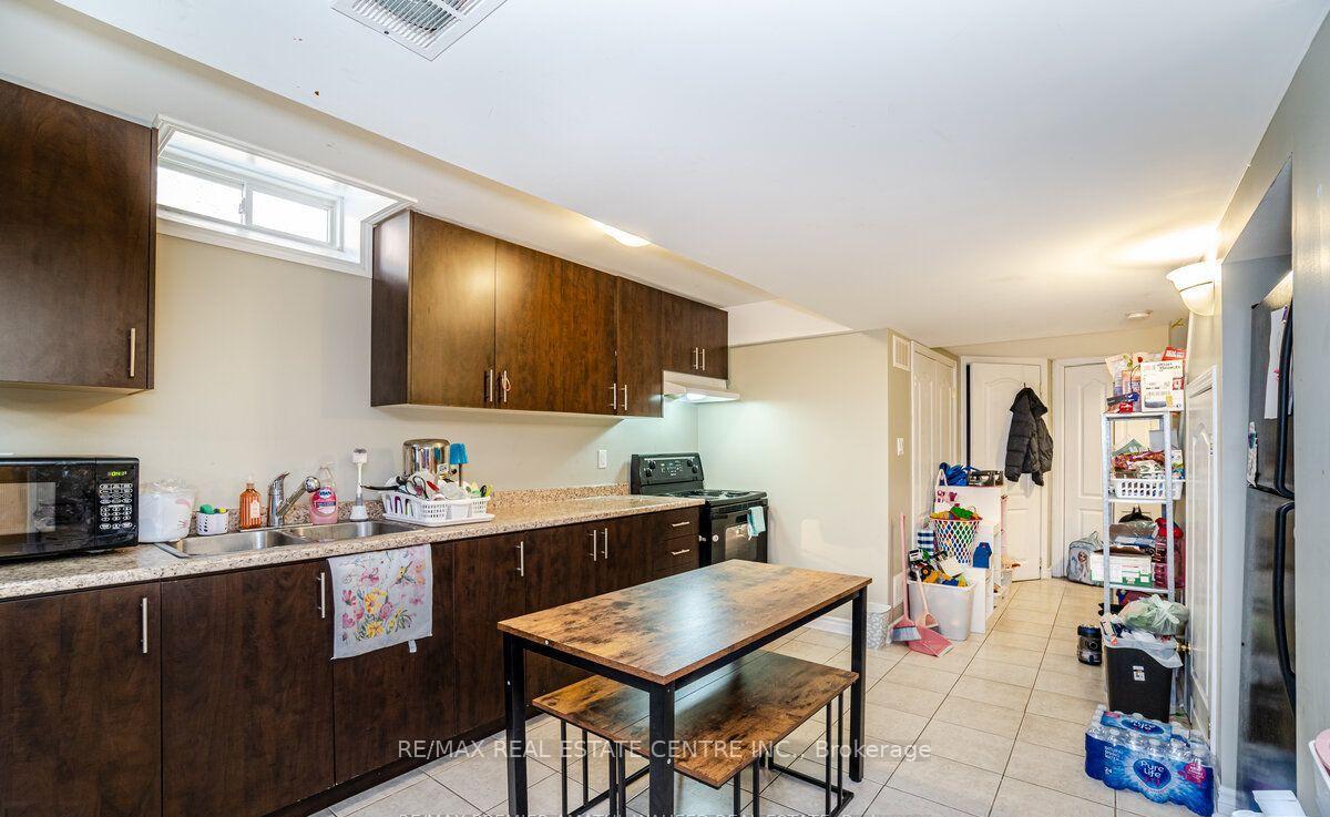 Photo 12 of Unit A, 83 Convoy Crescent, Vaughan, Maple — HOMEH