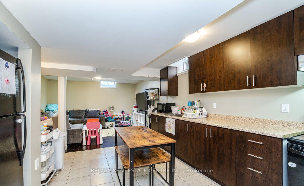 Photo 13 of Unit A, 83 Convoy Crescent, Vaughan, Maple — HOMEH