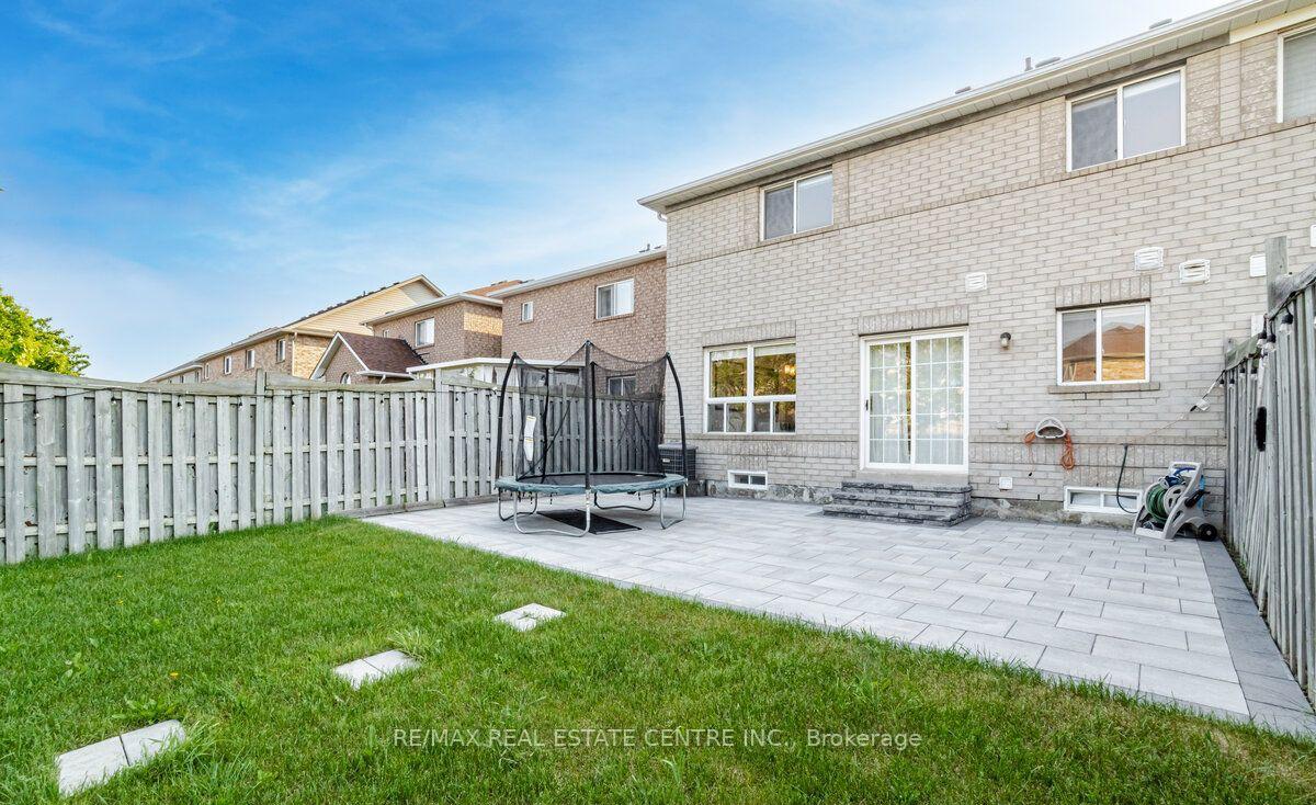 Photo 15 of Unit A, 83 Convoy Crescent, Vaughan, Maple — HOMEH