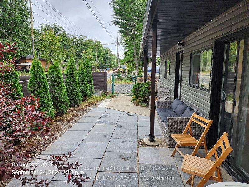 Front of 1560 River Road W