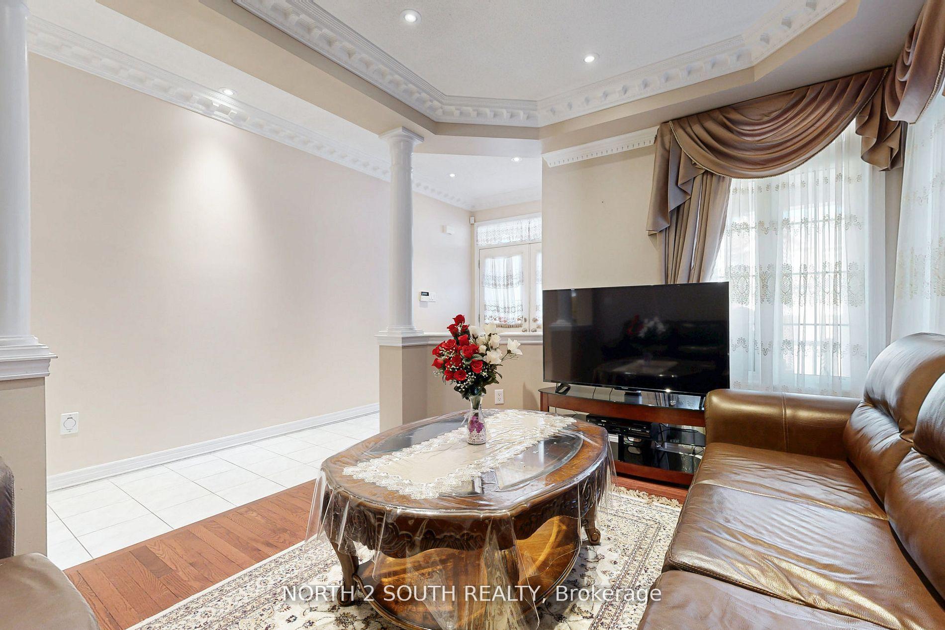 Photo 4 of 77 Mahogany Forest Drive, Vaughan, Patterson — HOMEH
