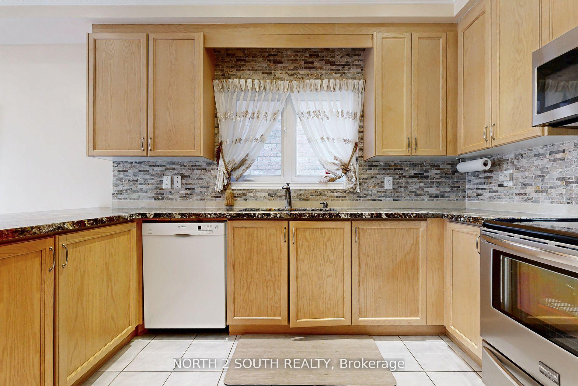 Photo 6 of 77 Mahogany Forest Drive, Vaughan, Patterson — HOMEH