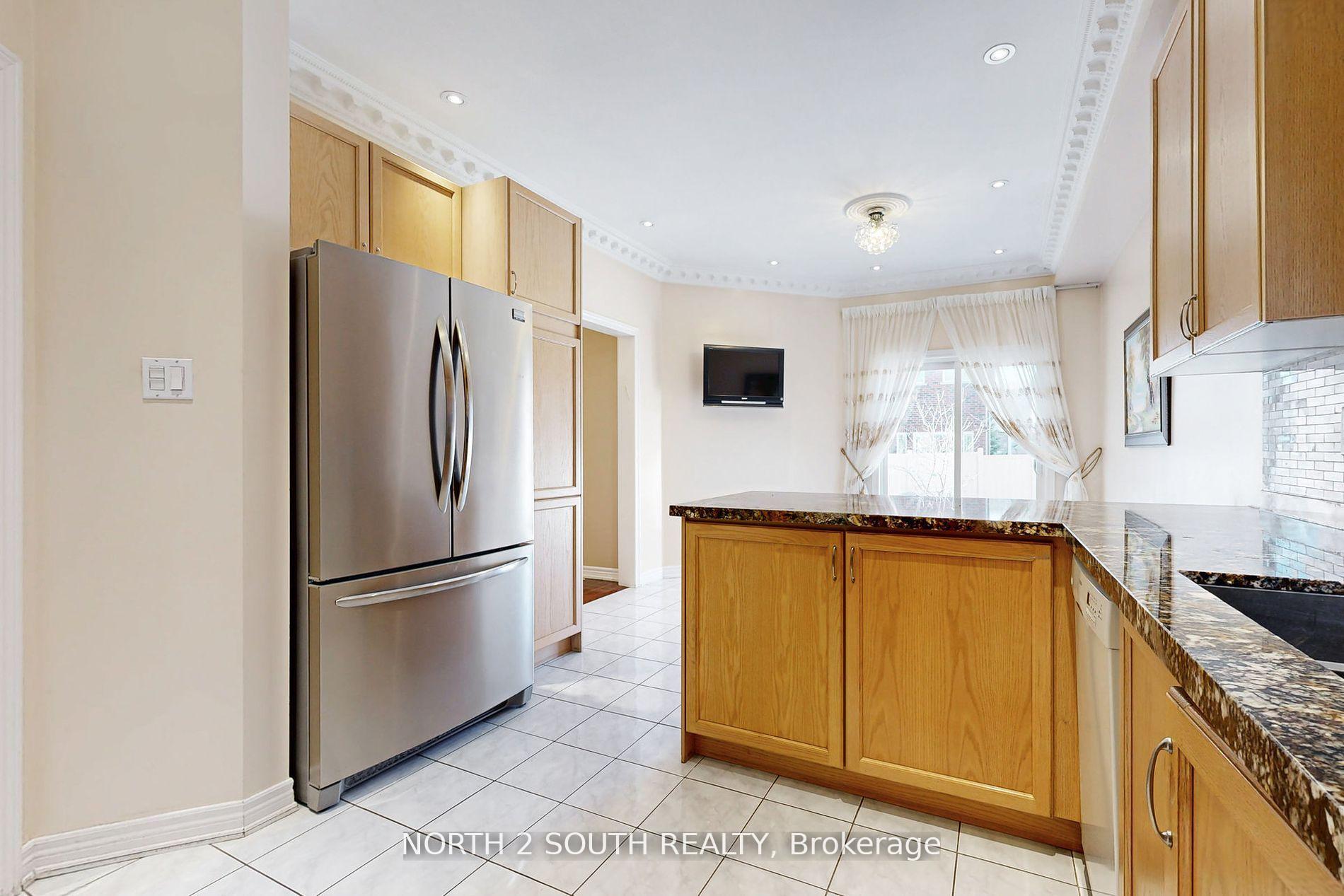 Photo 7 of 77 Mahogany Forest Drive, Vaughan, Patterson — HOMEH