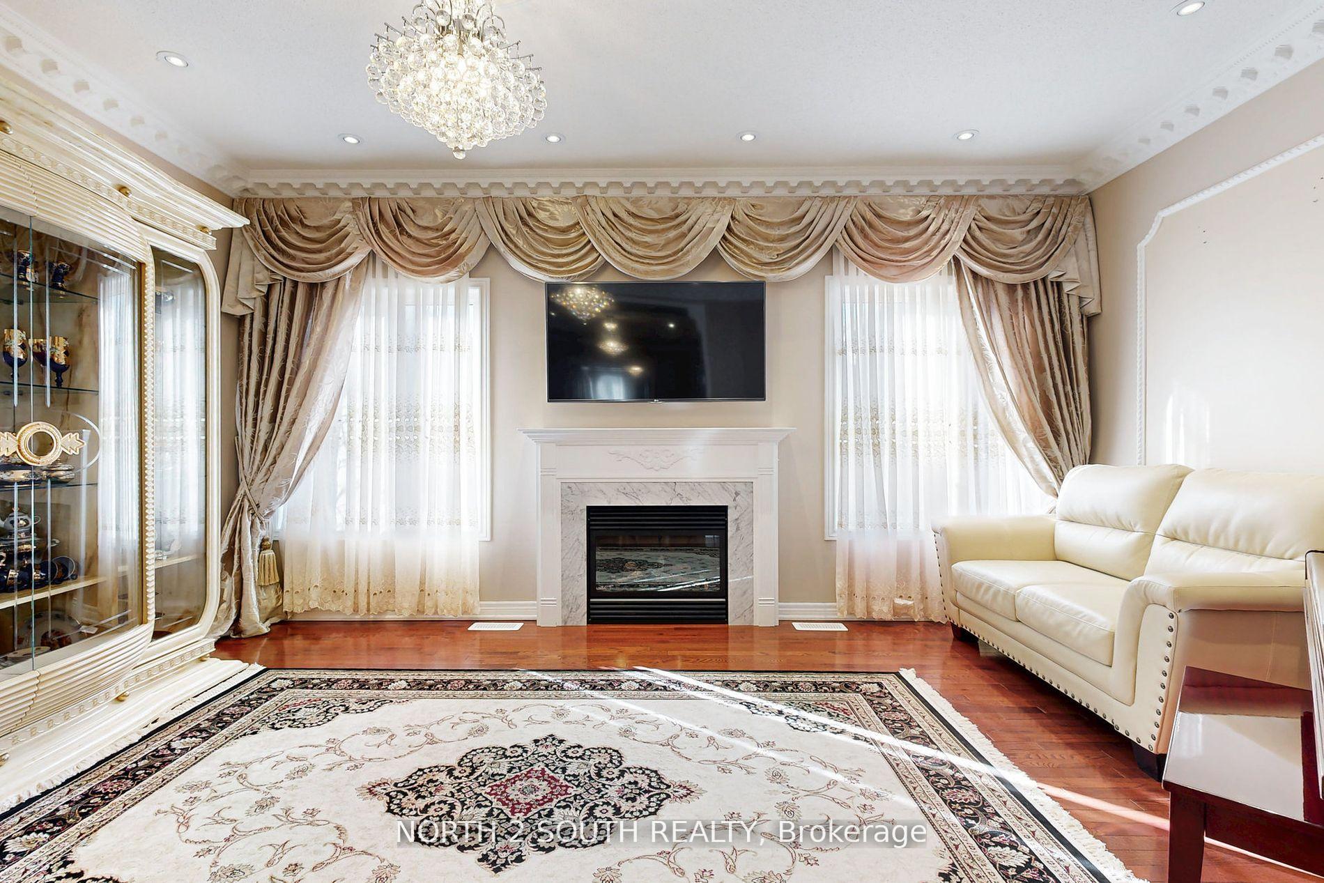 Photo 14 of 77 Mahogany Forest Drive, Vaughan, Patterson — HOMEH