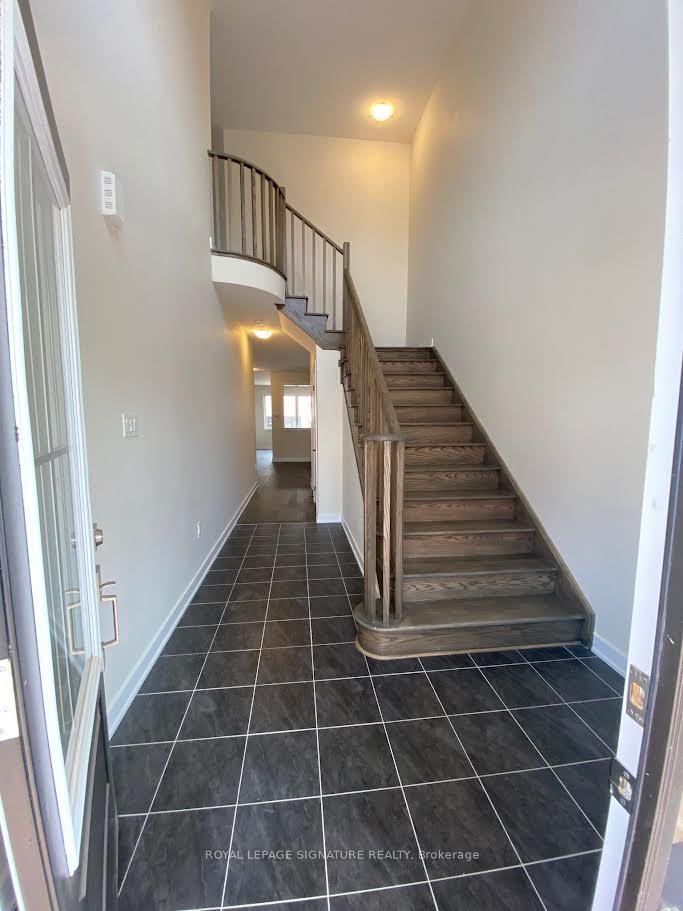 Photo 4 of 33 Downriver Drive, Welland, Dain City — HOMEH
