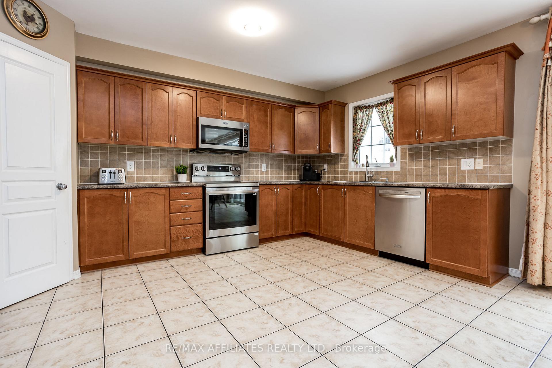 Photo 9 of 232 Hidden Meadow Avenue, Ottawa, Blossom Park/Kemp Park/Findlay Creek — HOMEH