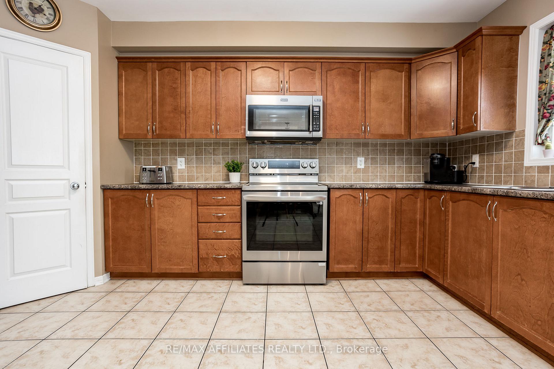 Photo 10 of 232 Hidden Meadow Avenue, Ottawa, Blossom Park/Kemp Park/Findlay Creek — HOMEH