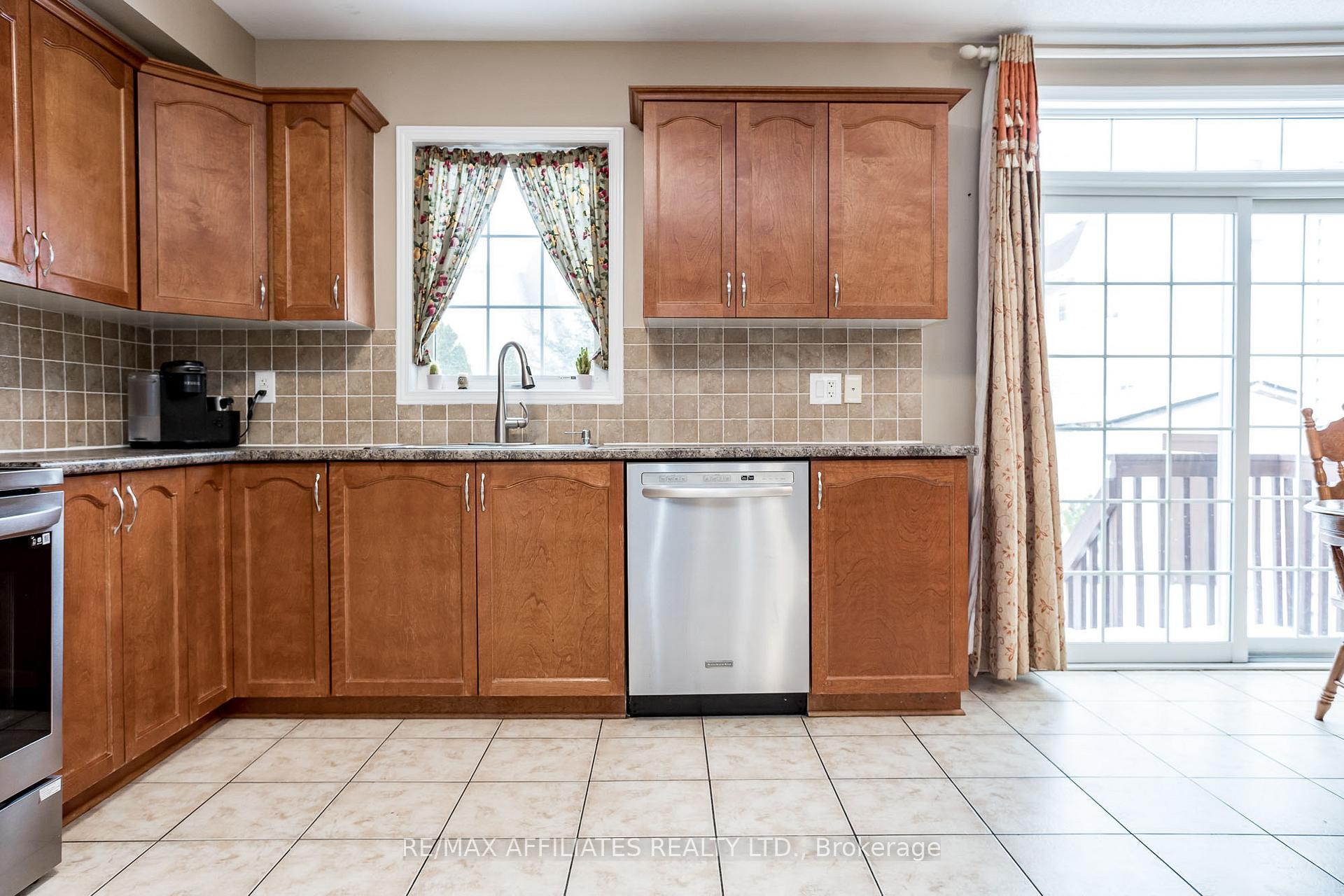 Photo 11 of 232 Hidden Meadow Avenue, Ottawa, Blossom Park/Kemp Park/Findlay Creek — HOMEH