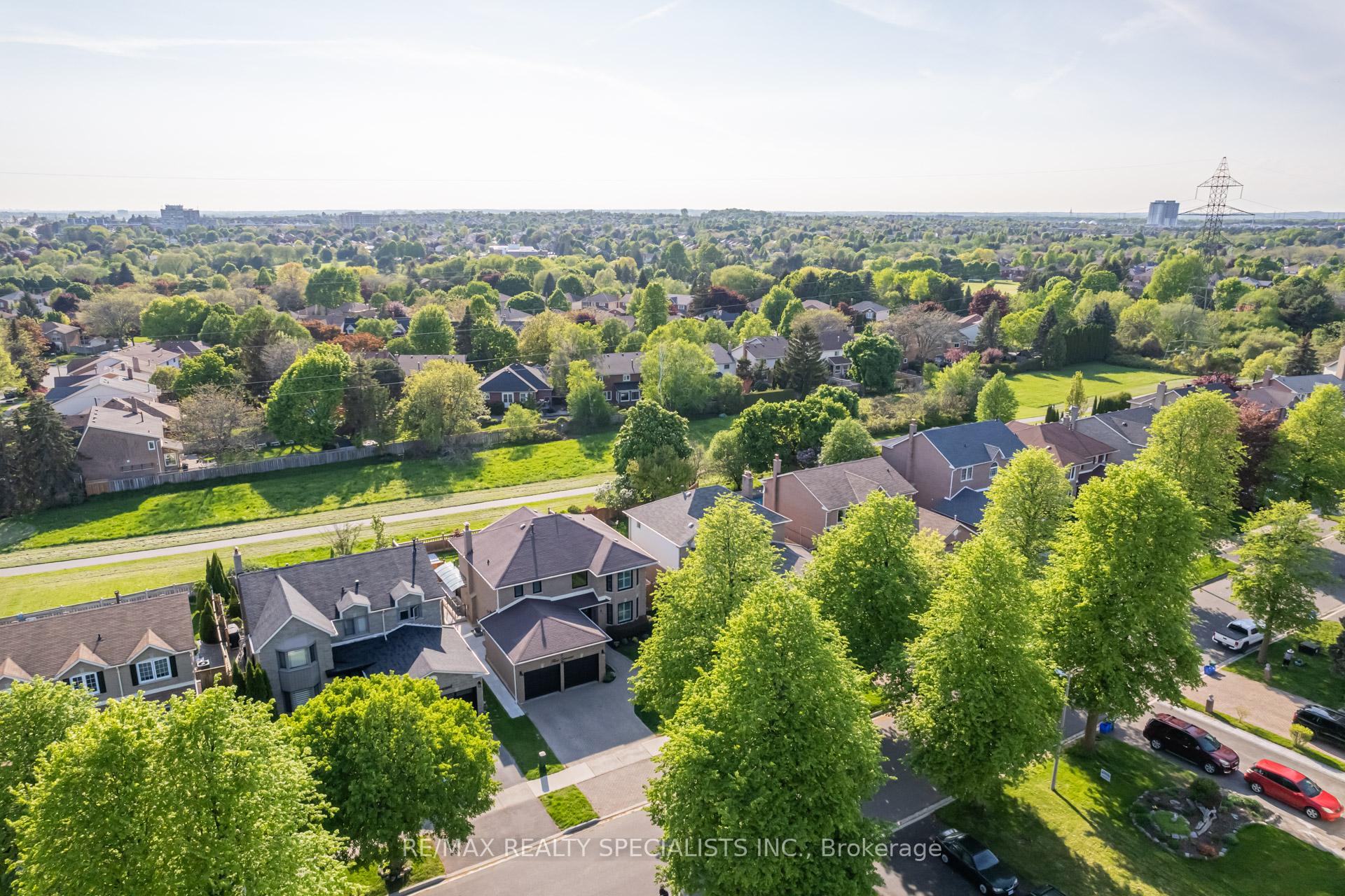 Photo 15 of 8 Flint Crescent, Whitby, Rolling Acres — HOMEH