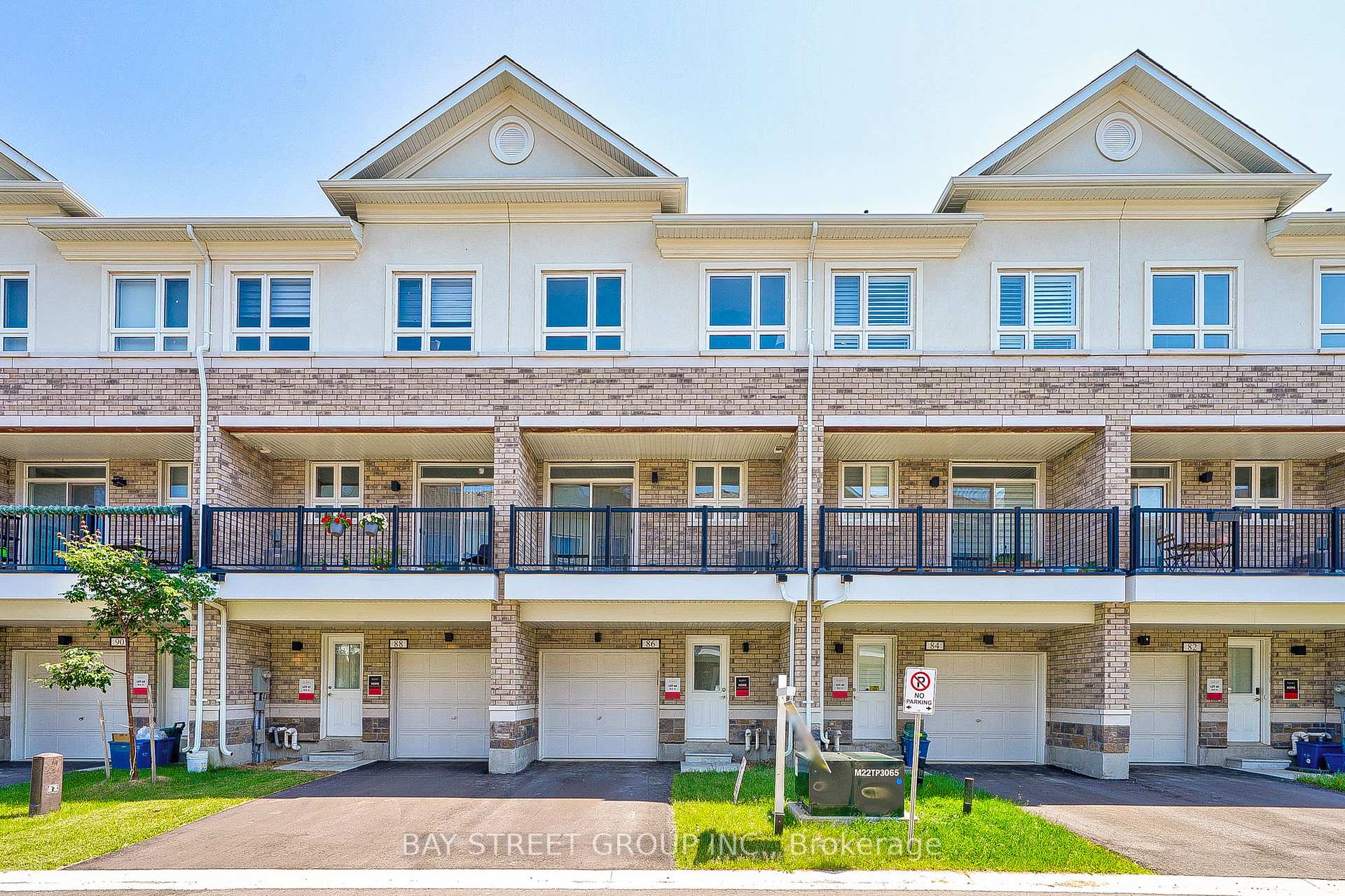 Photo 2 of 86 Chicago Lane, Markham, Wismer — HOMEH