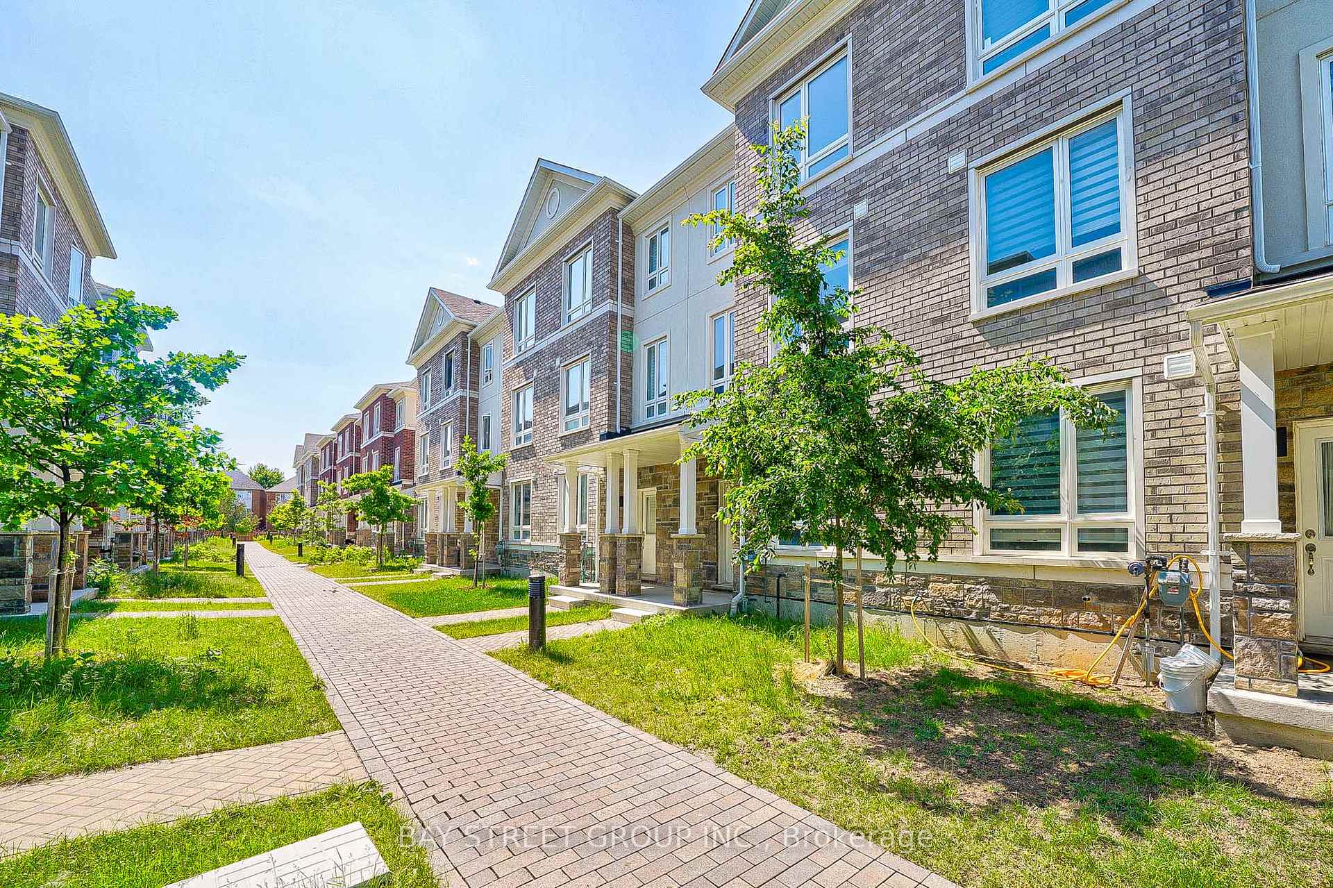 Photo 3 of 86 Chicago Lane, Markham, Wismer — HOMEH